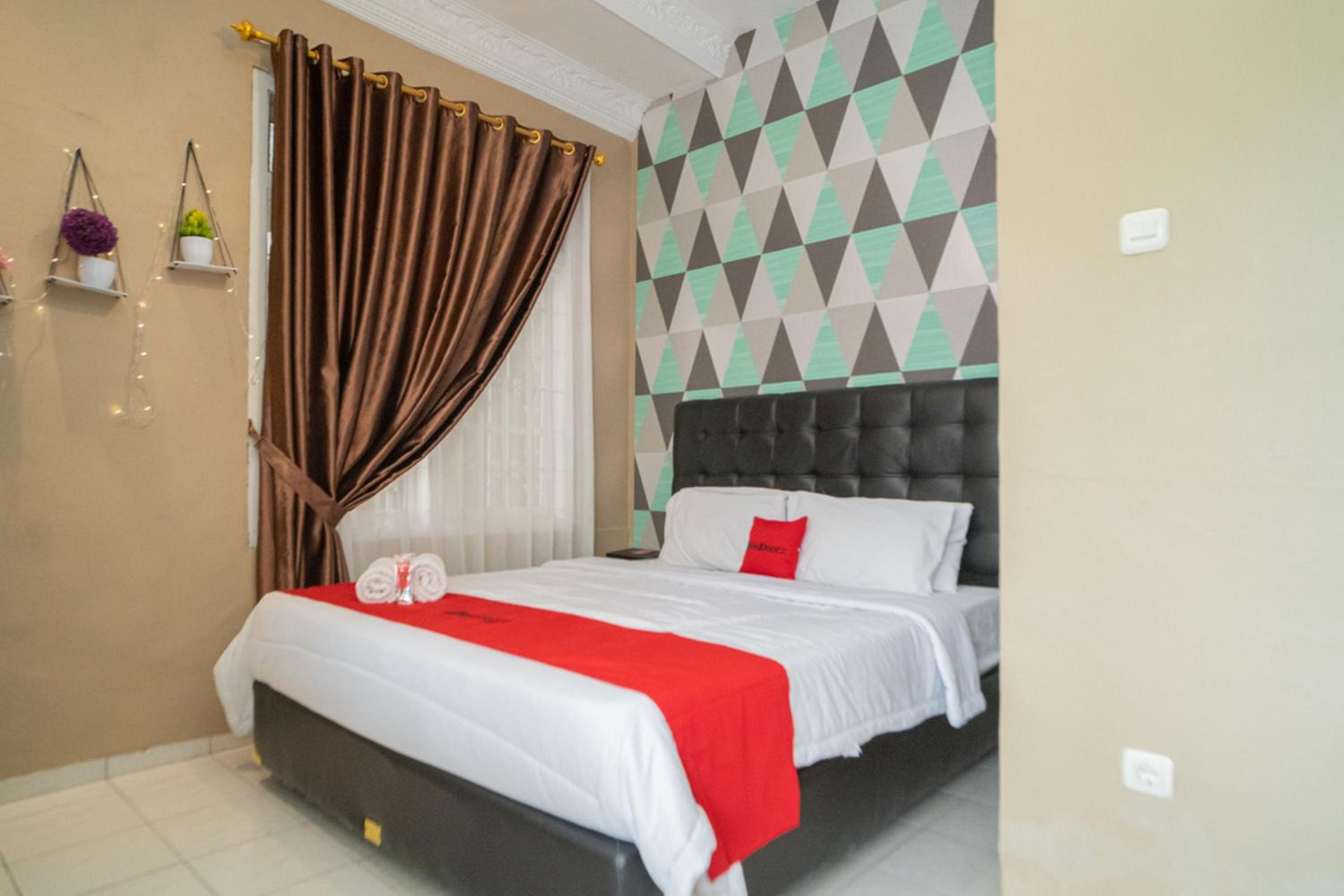 Deluxe Room - Photo 2