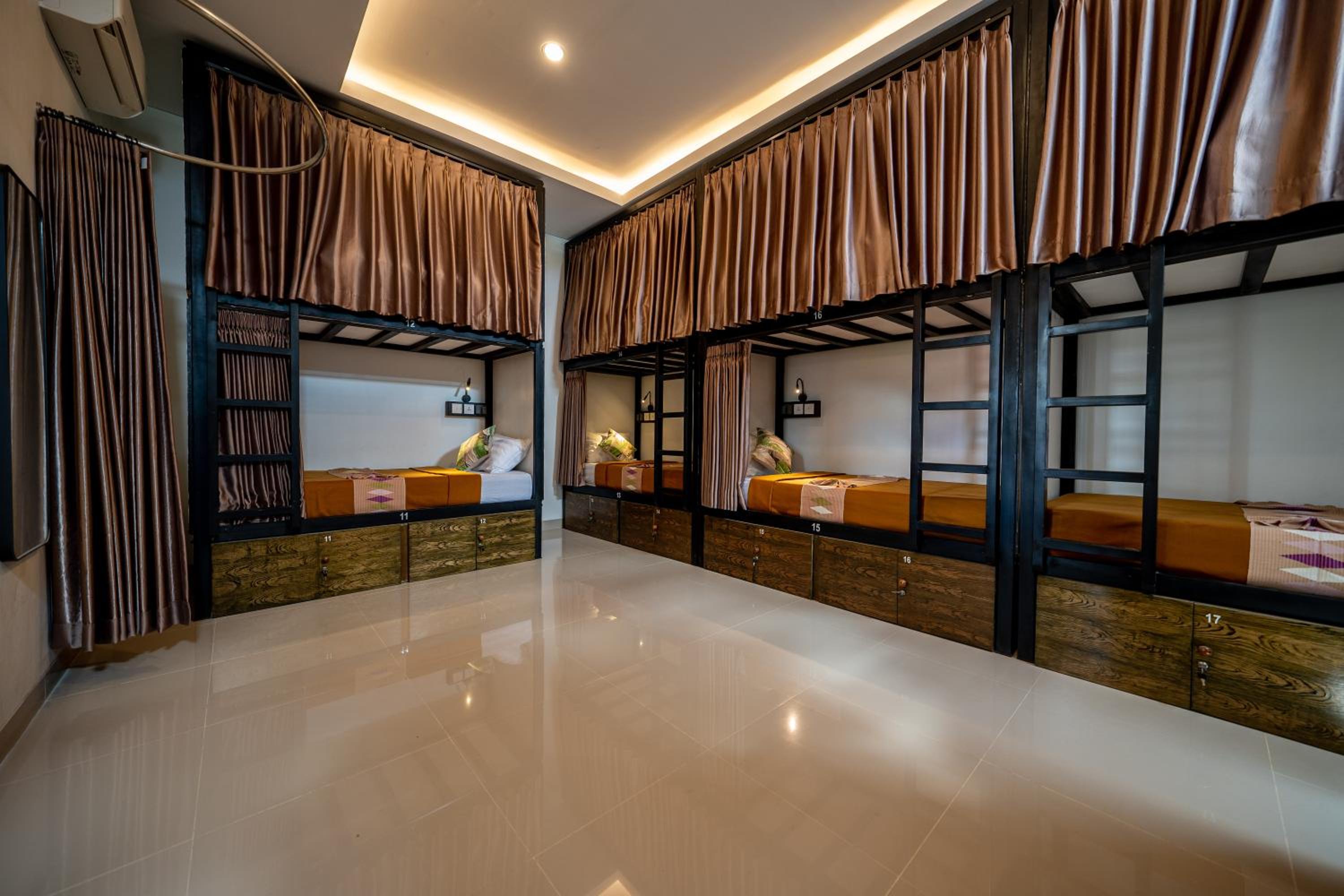 Single Bed in 10-Bed Dormitory Room photo 1