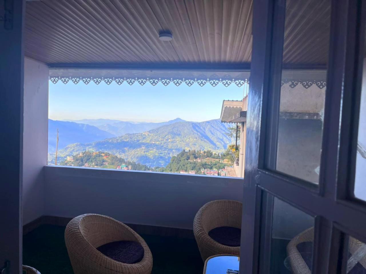 King Room with Balcony photo 3