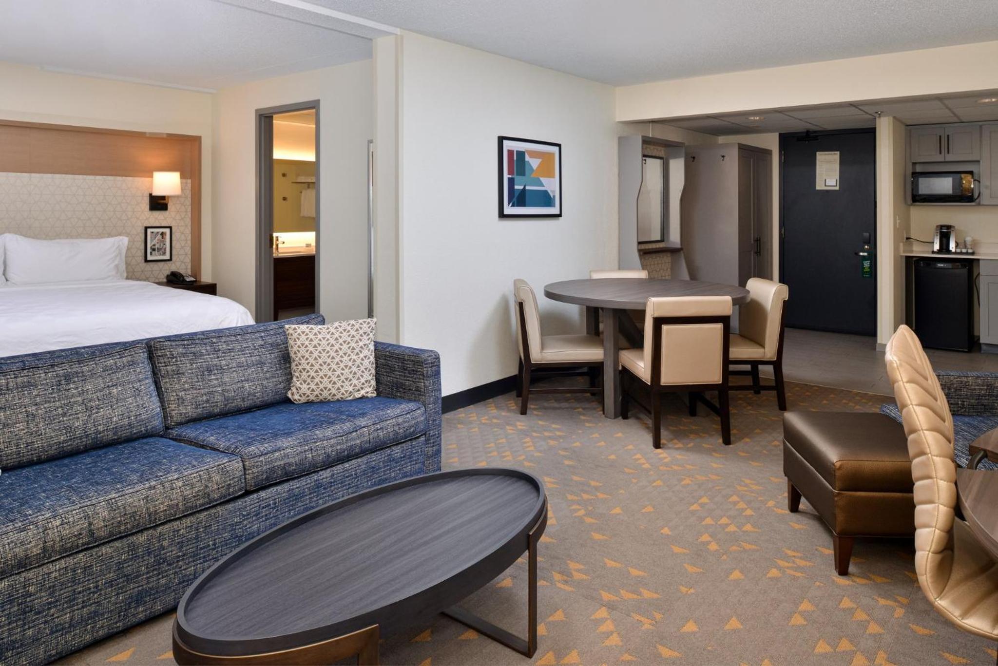 Executive King Suite - Non-Smoking - Photo 5
