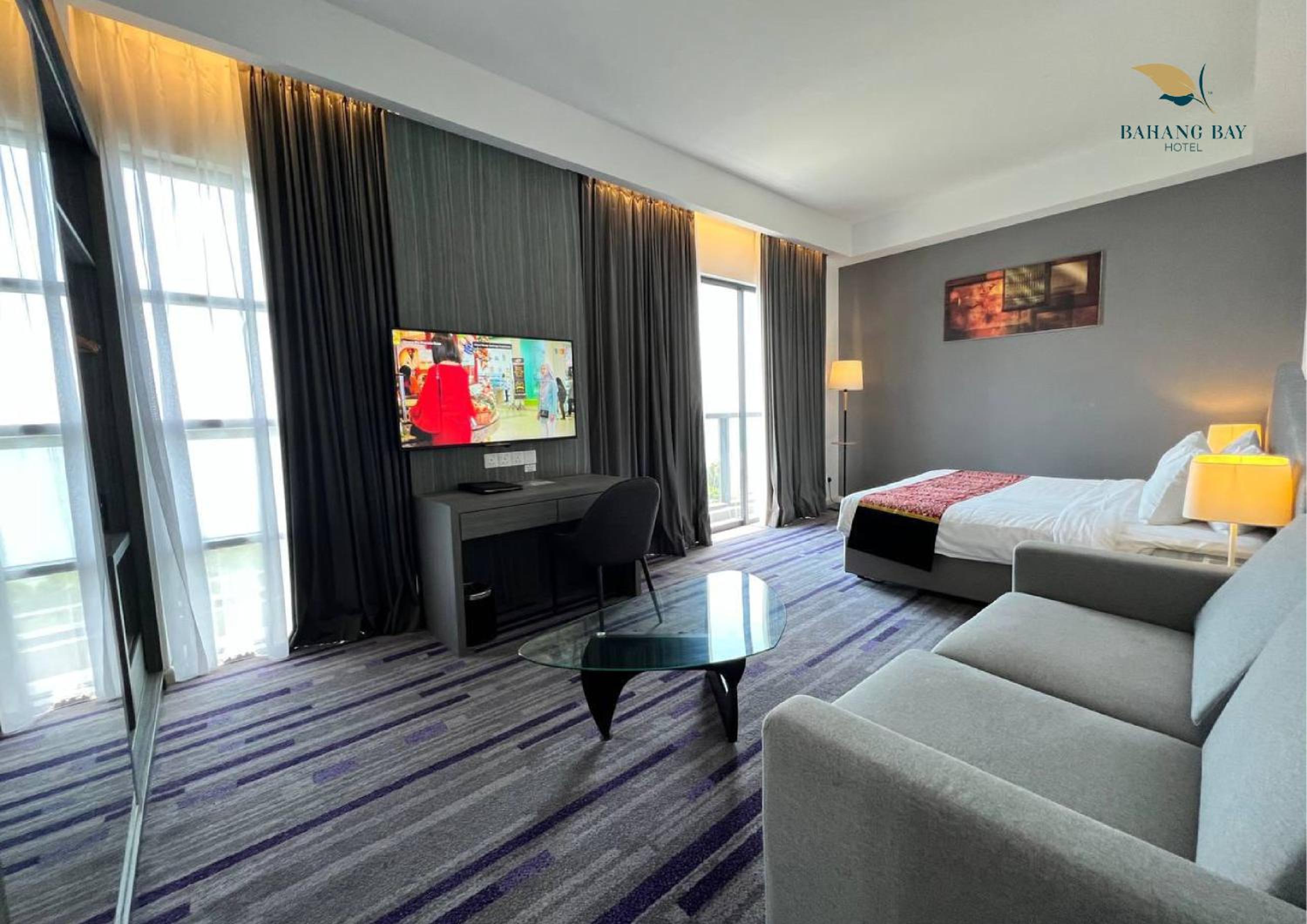 Premier Suite - Photo 5
