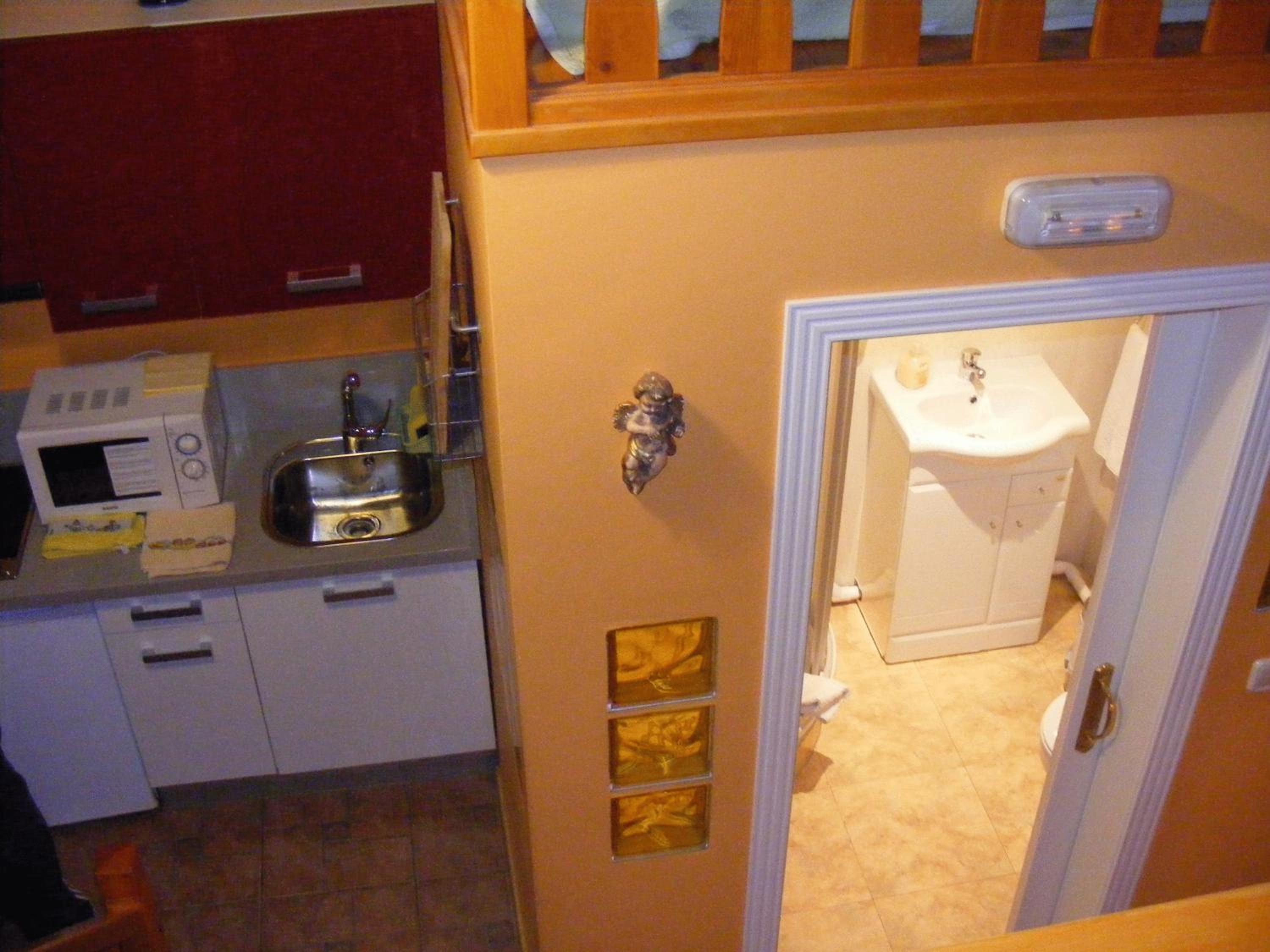 Deluxe King Studio - Photo 12