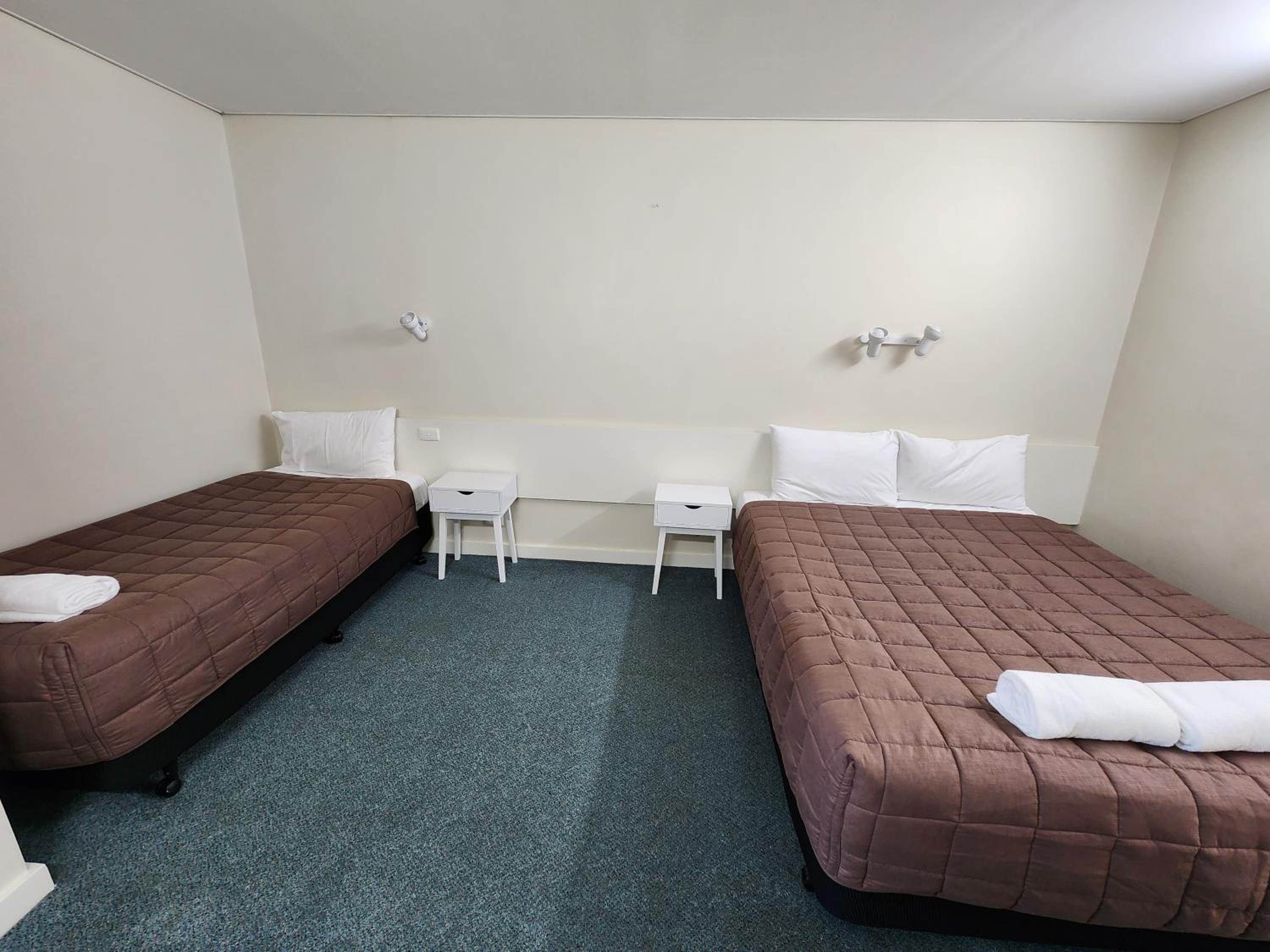 Economy Twin Room photo 1