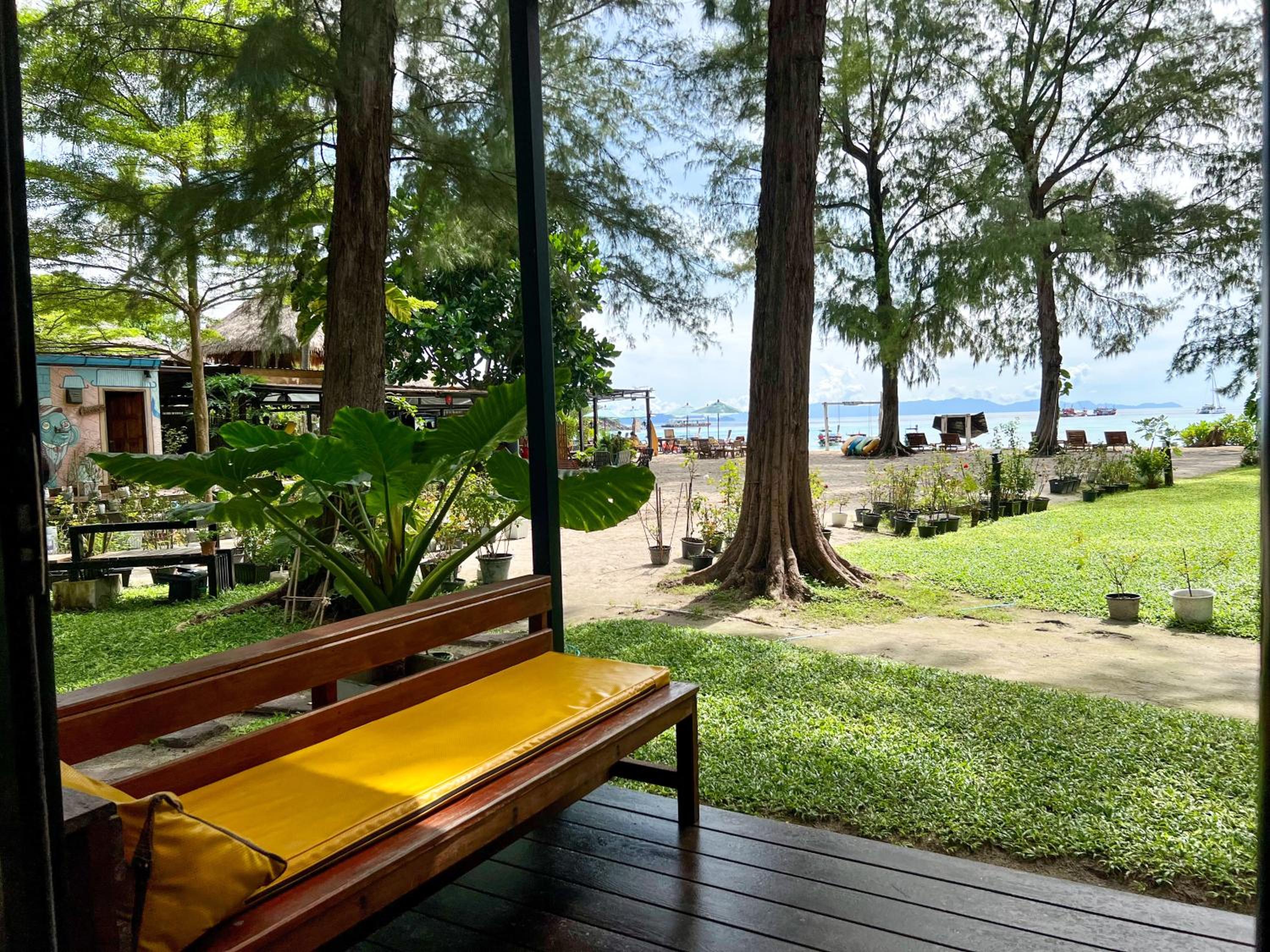 Bungalow with Sea View - Photo 5