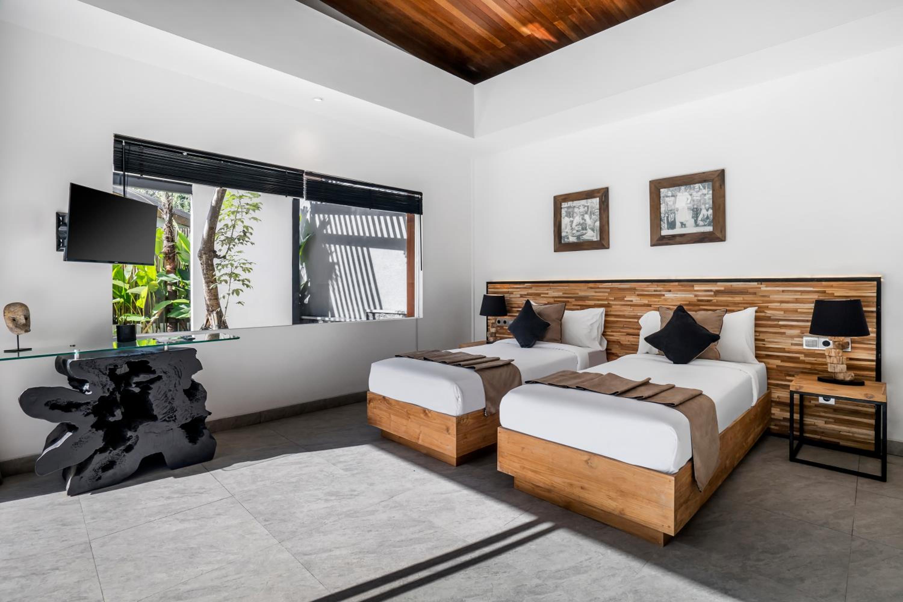Three-Bedroom Villa - Photo 34
