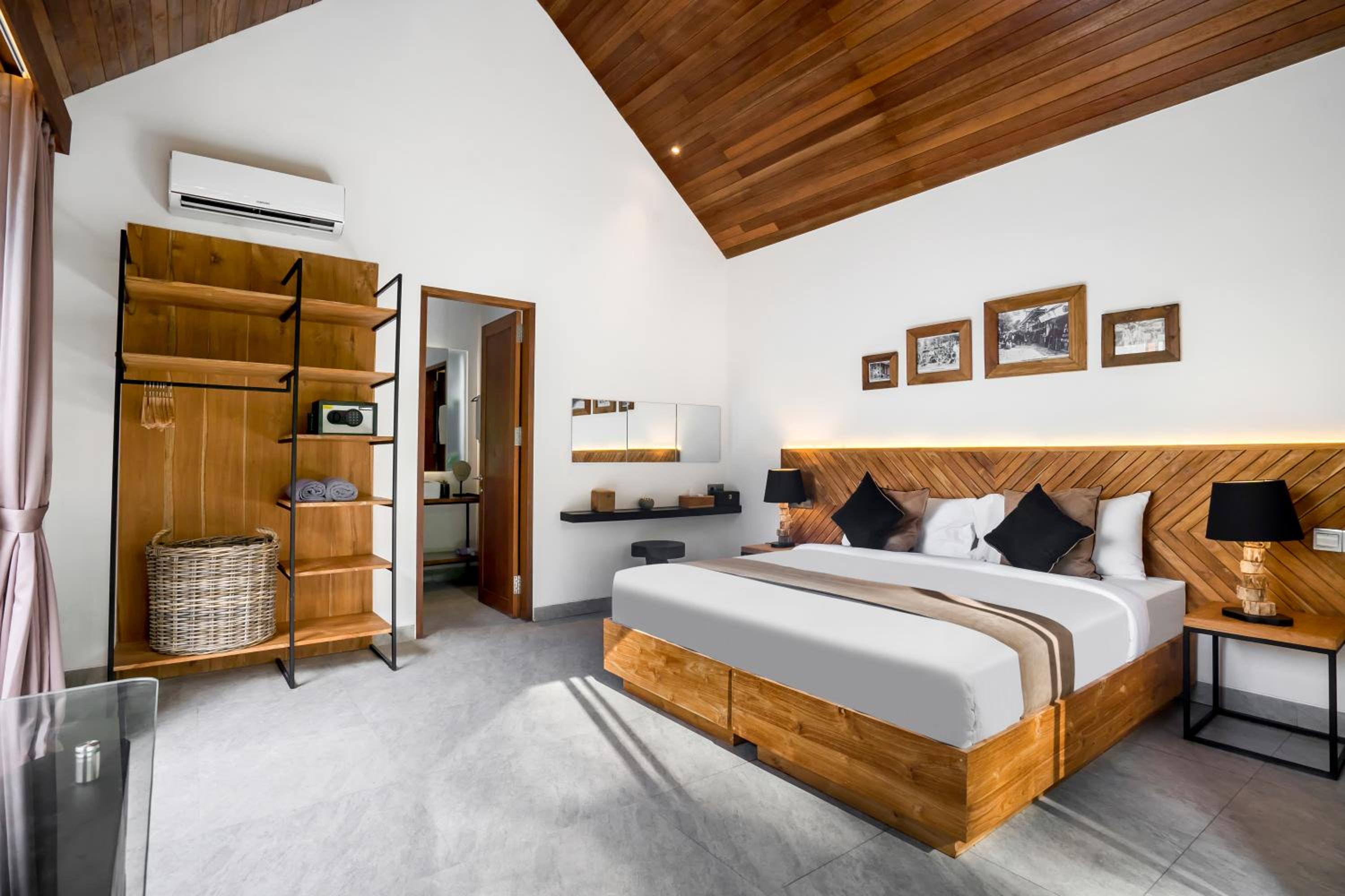 Three-Bedroom Villa - Photo 33
