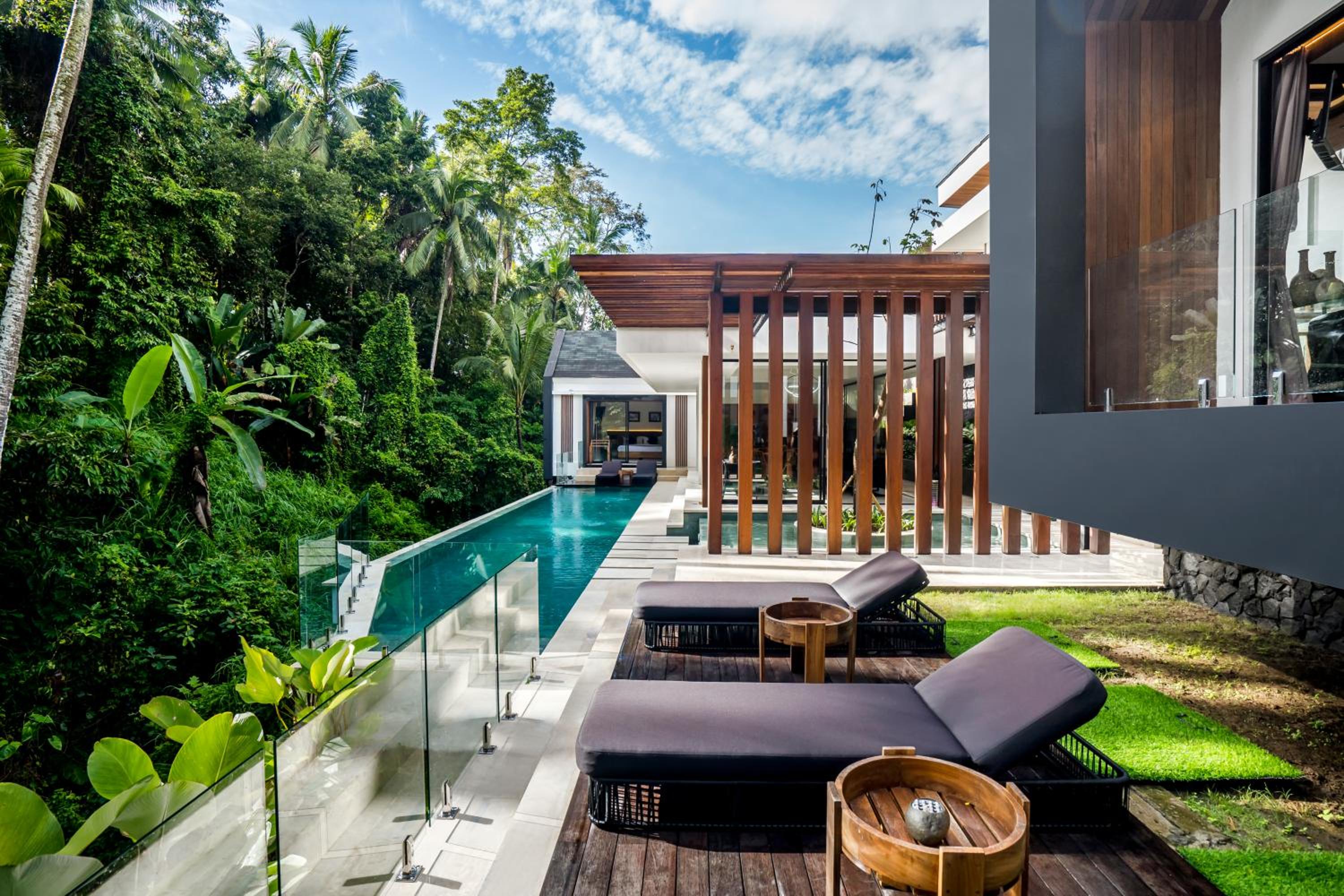 Three-Bedroom Villa - Photo 31