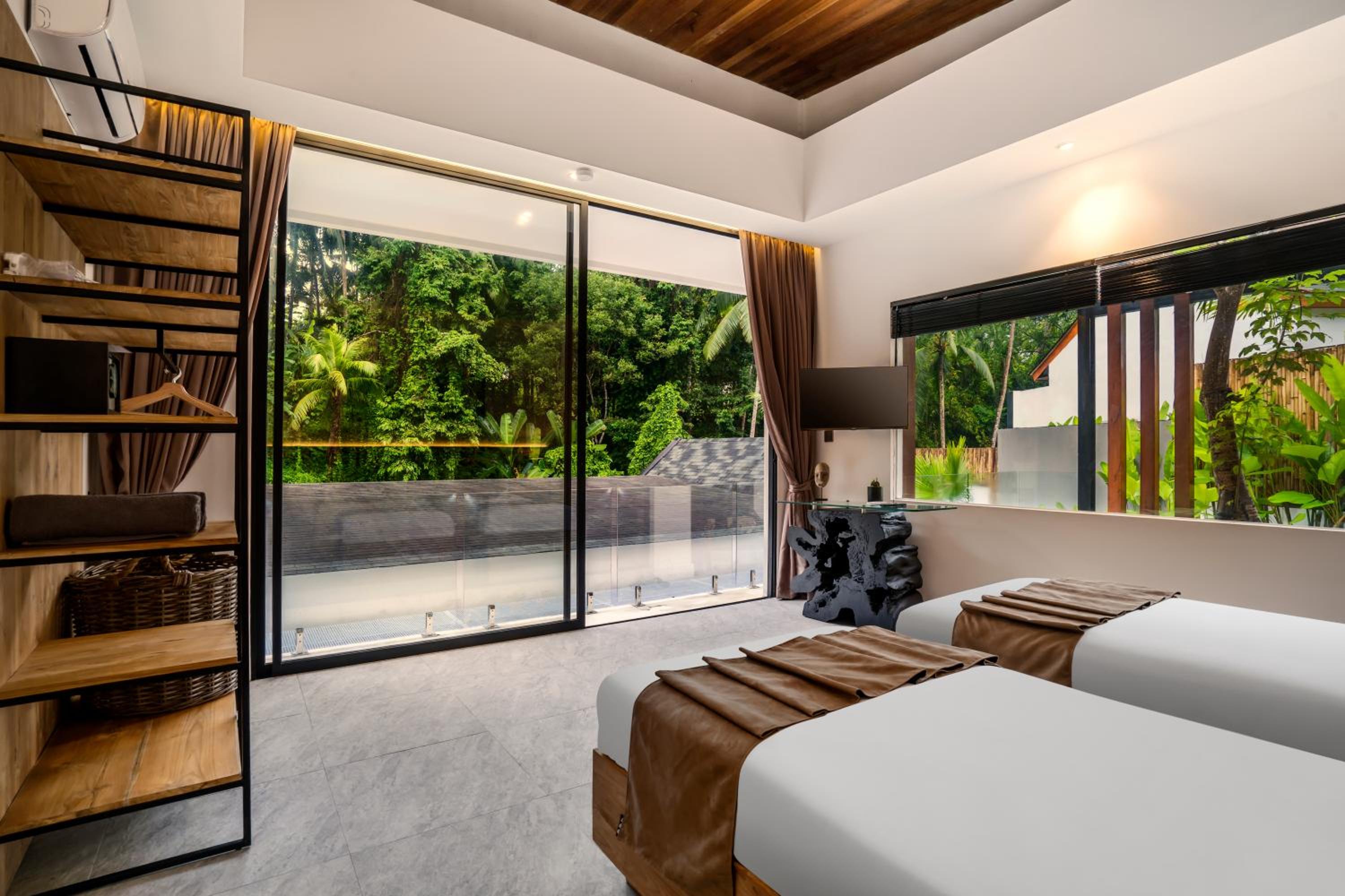 Three-Bedroom Villa - Photo 17