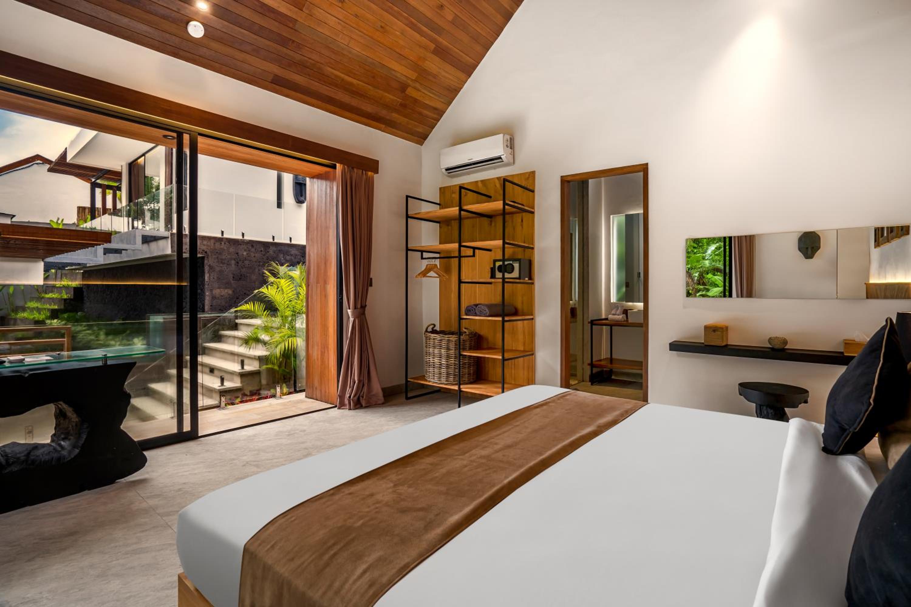 Three-Bedroom Villa - Photo 13