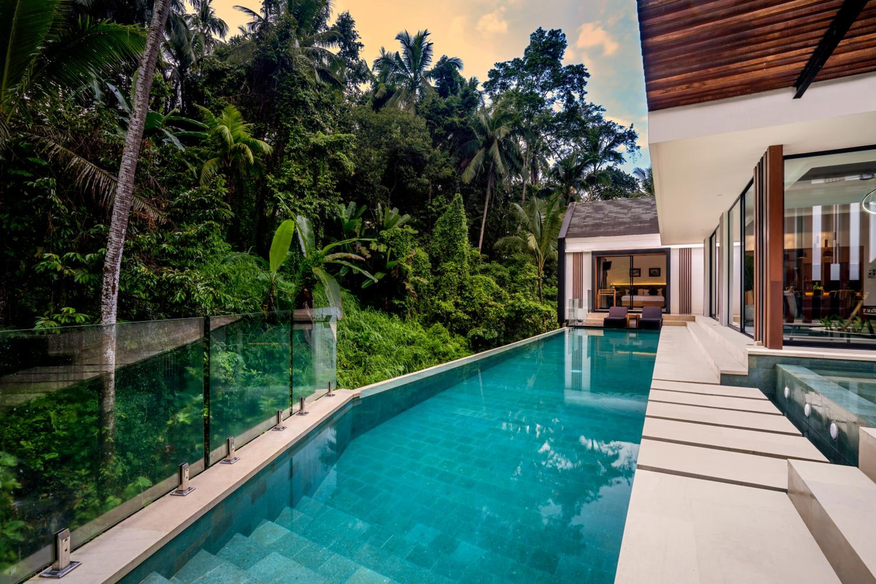 Three-Bedroom Villa - Photo 8