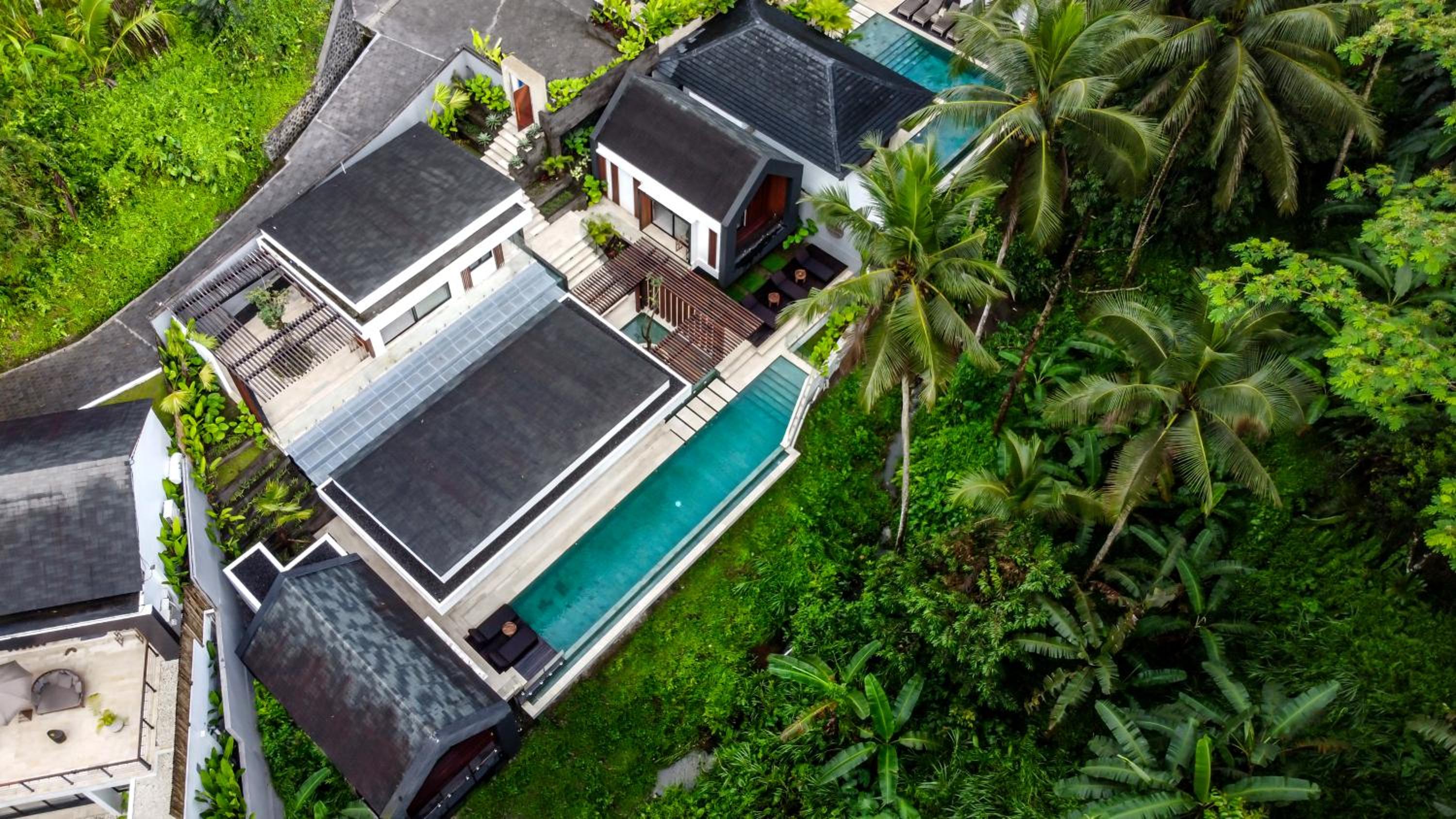 Three-Bedroom Villa - Photo 36