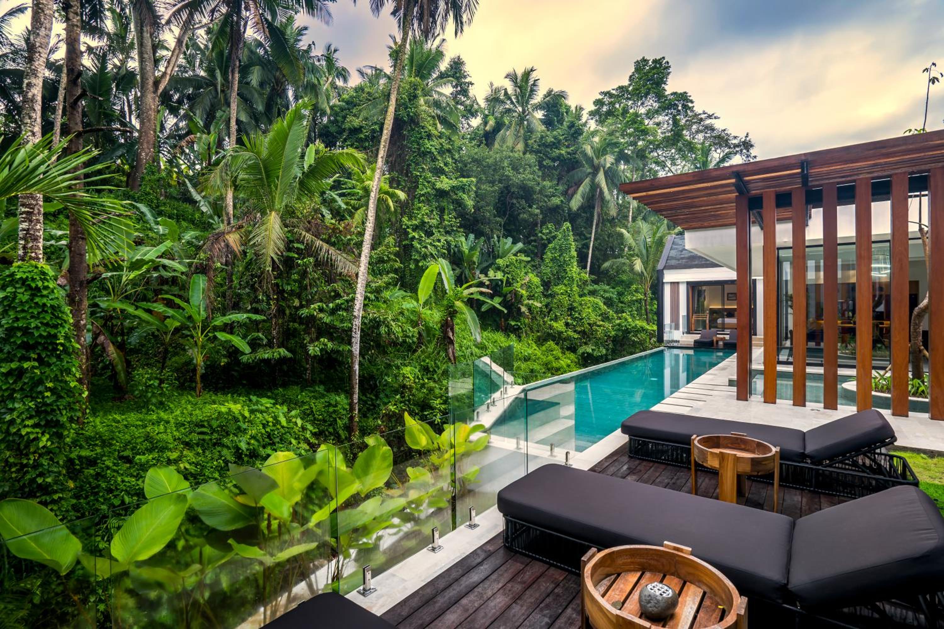 Three-Bedroom Villa - Photo 2
