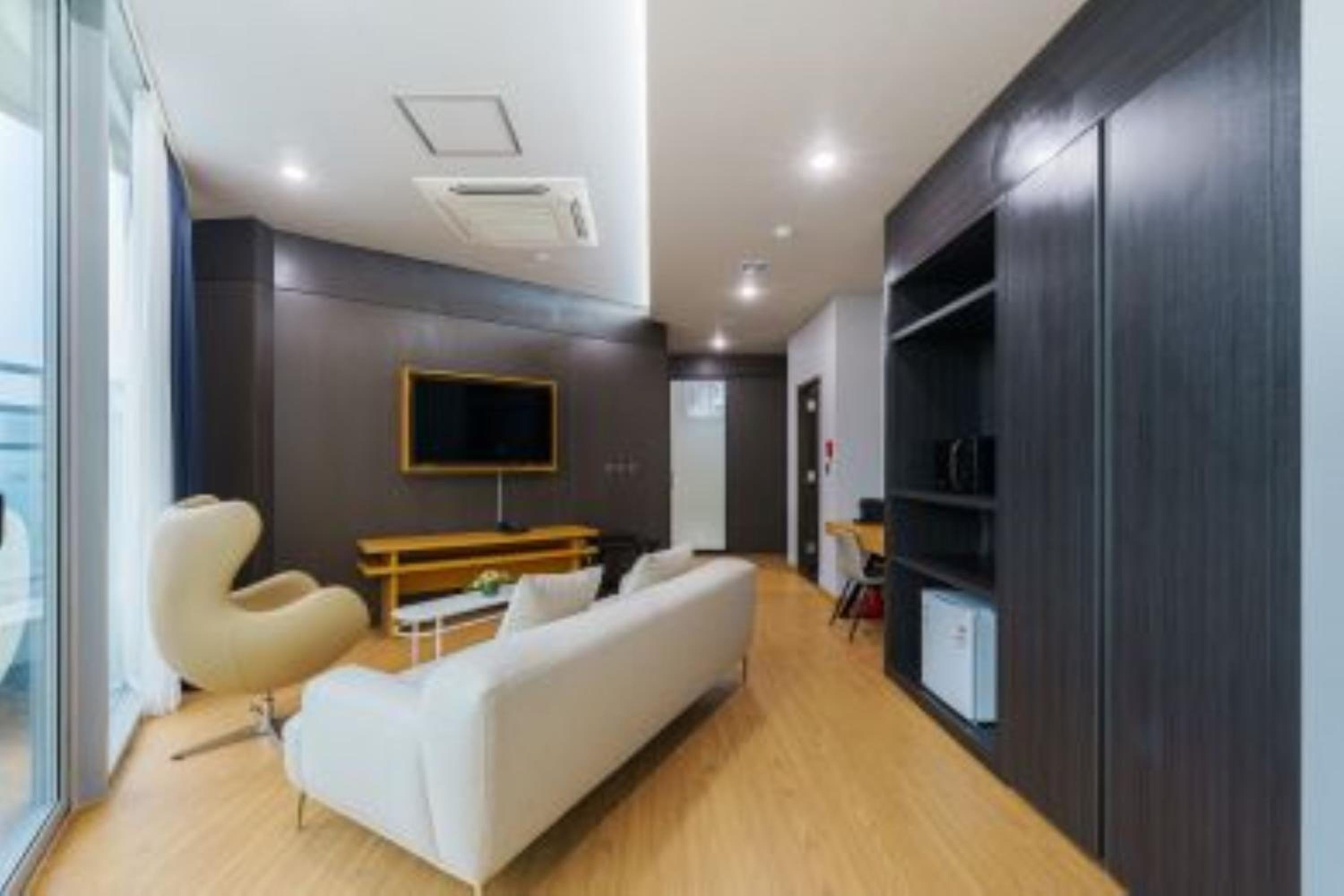 Marine Suite City - Photo 4