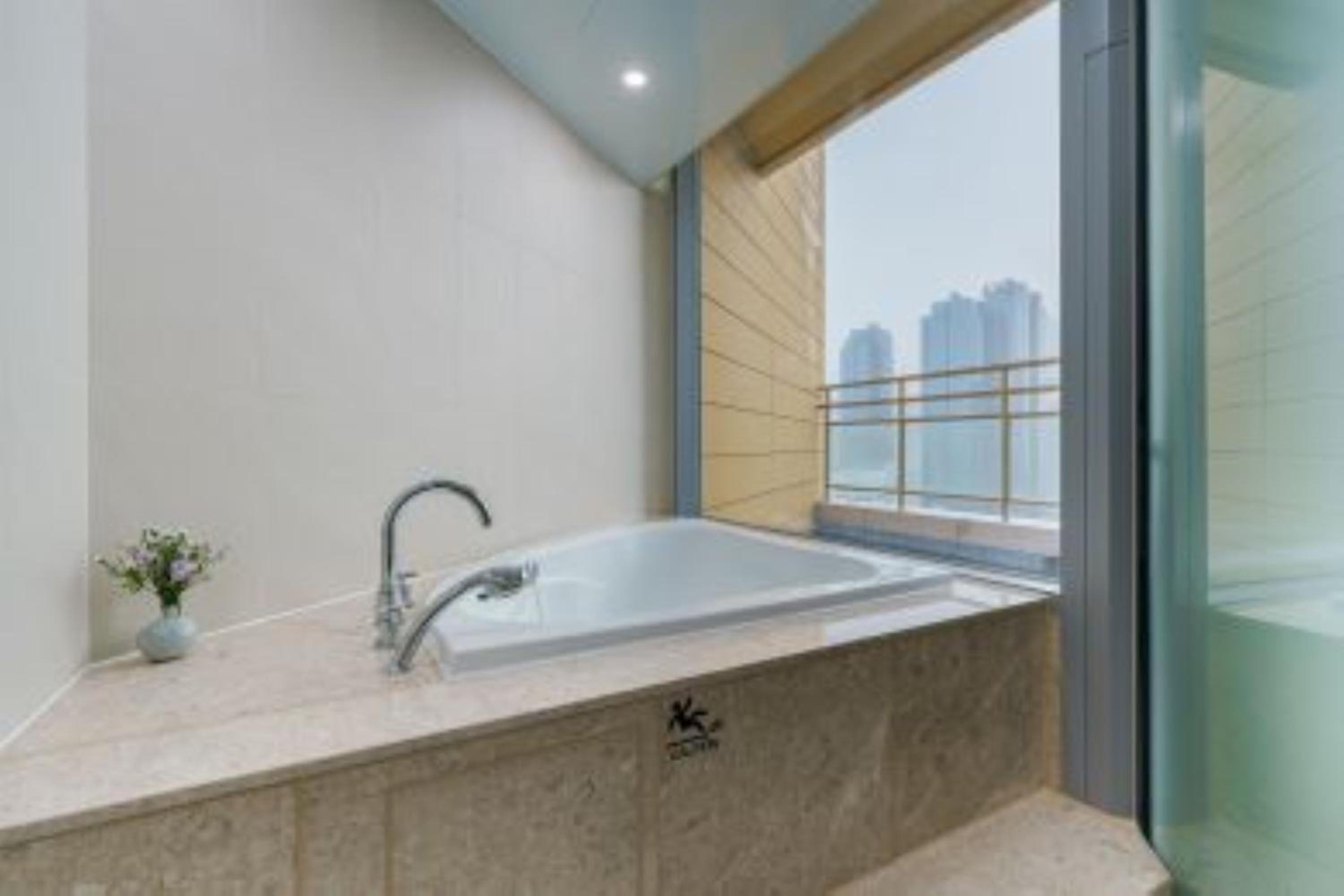 Marine Suite City - Photo 8