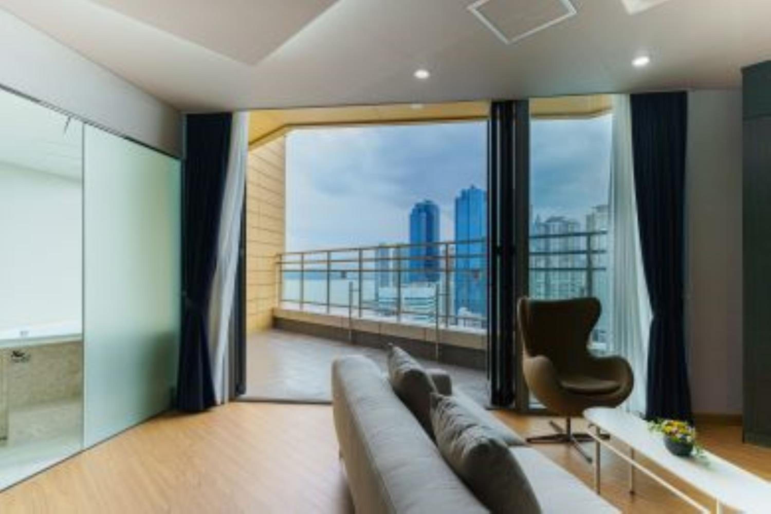 Marine Suite City - Photo 7