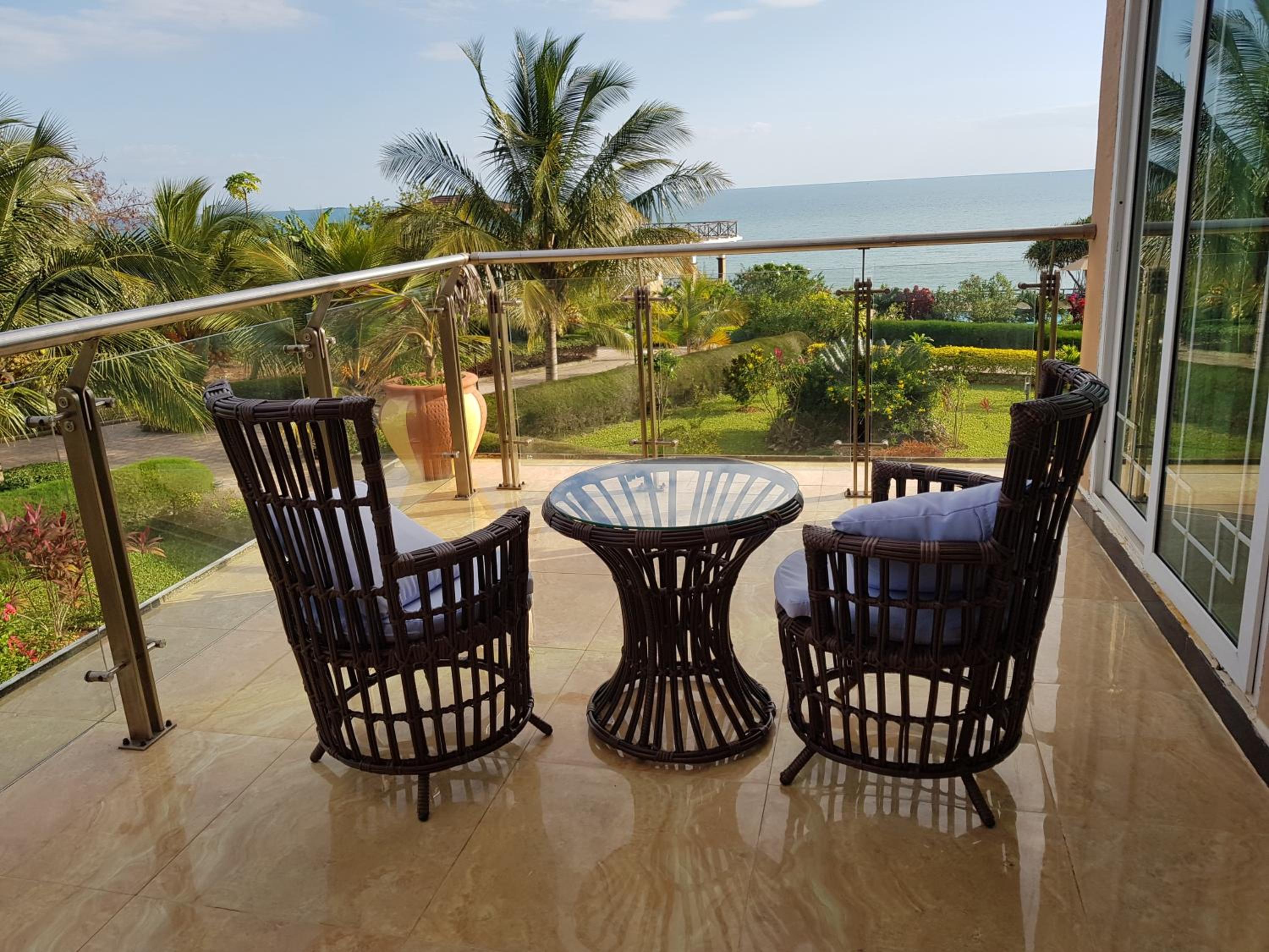 Three-Bedroom Villa - Photo 8