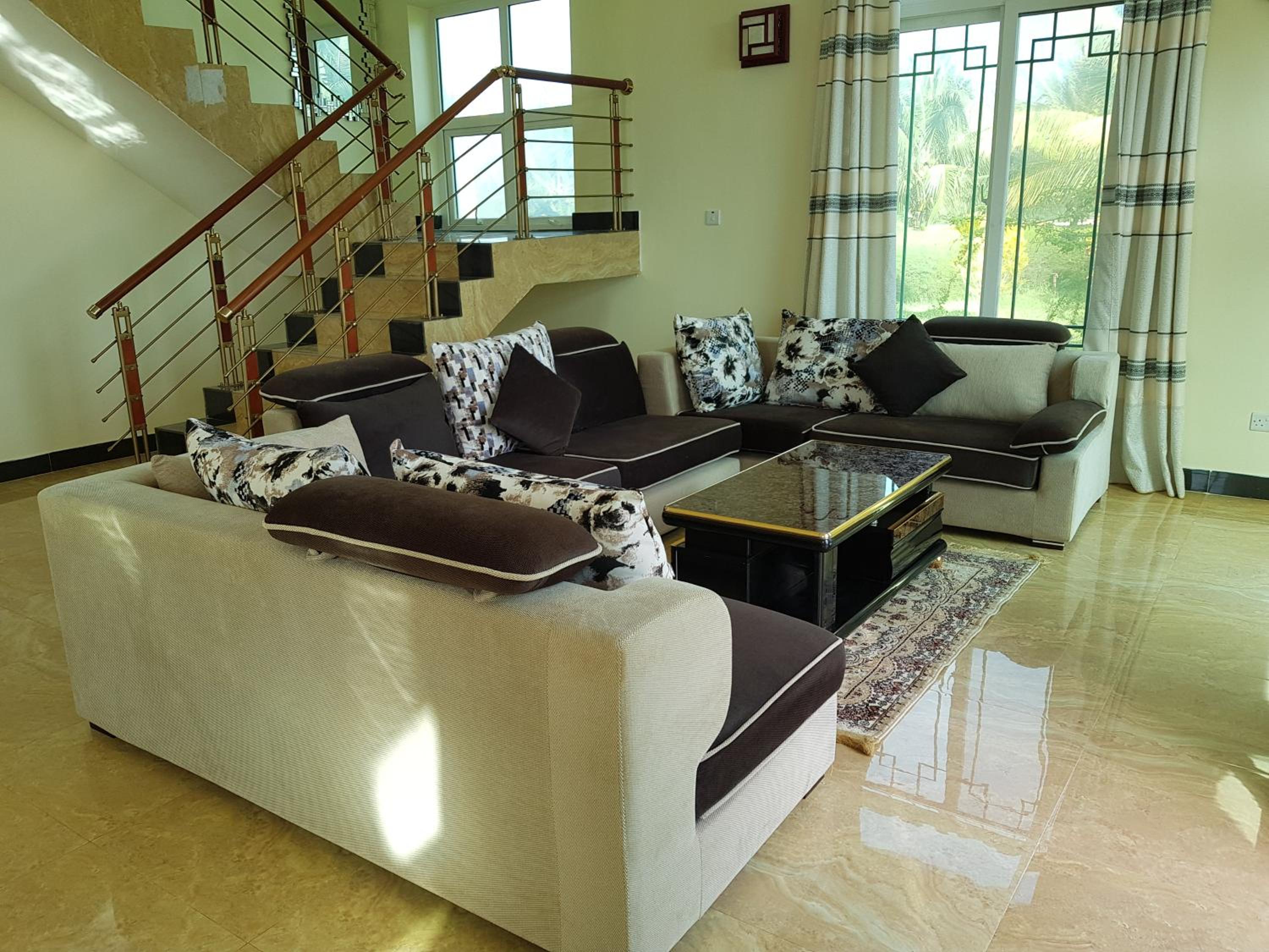 Three-Bedroom Villa - Photo 9