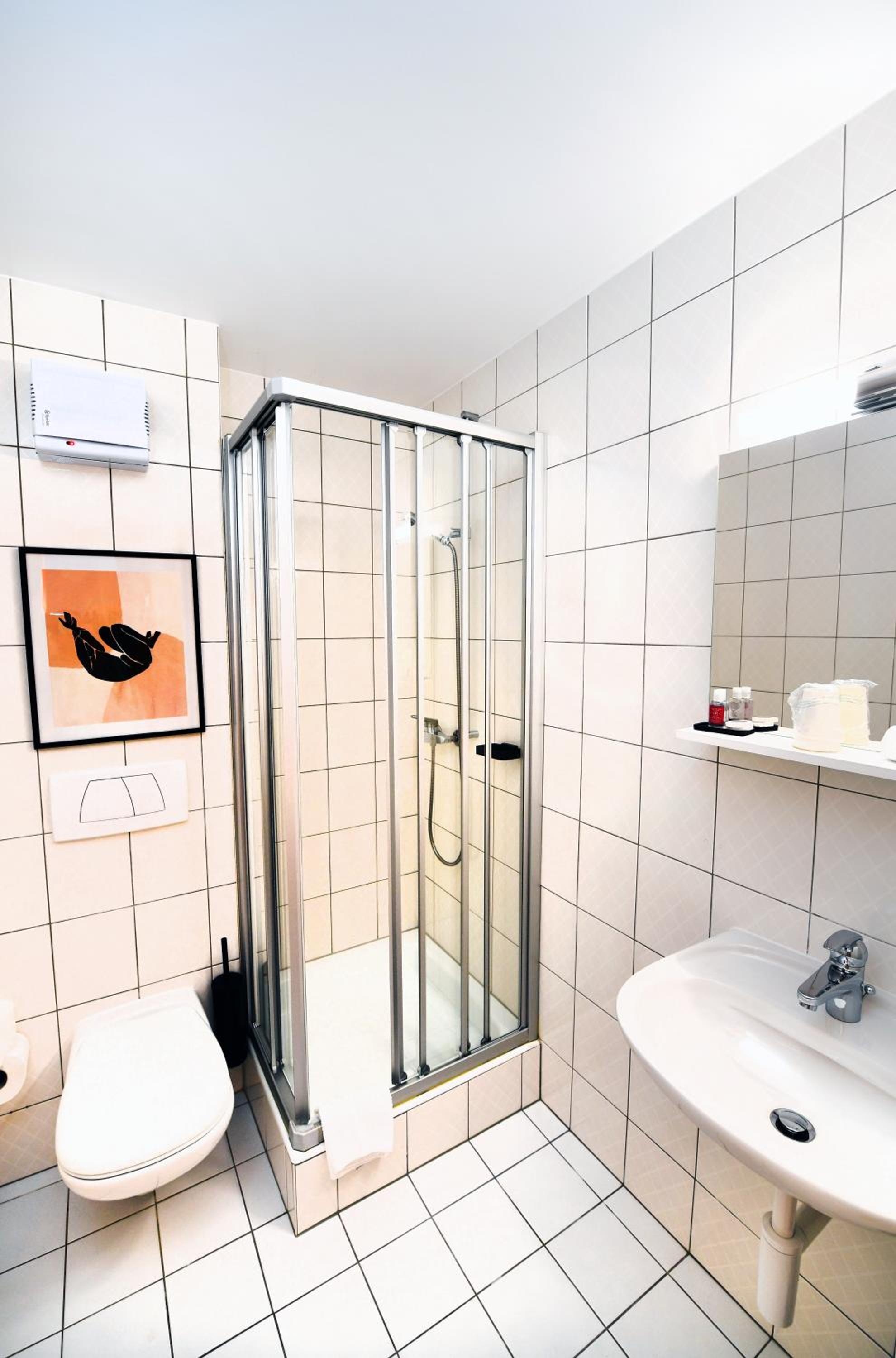Family Room with Shower photo 2
