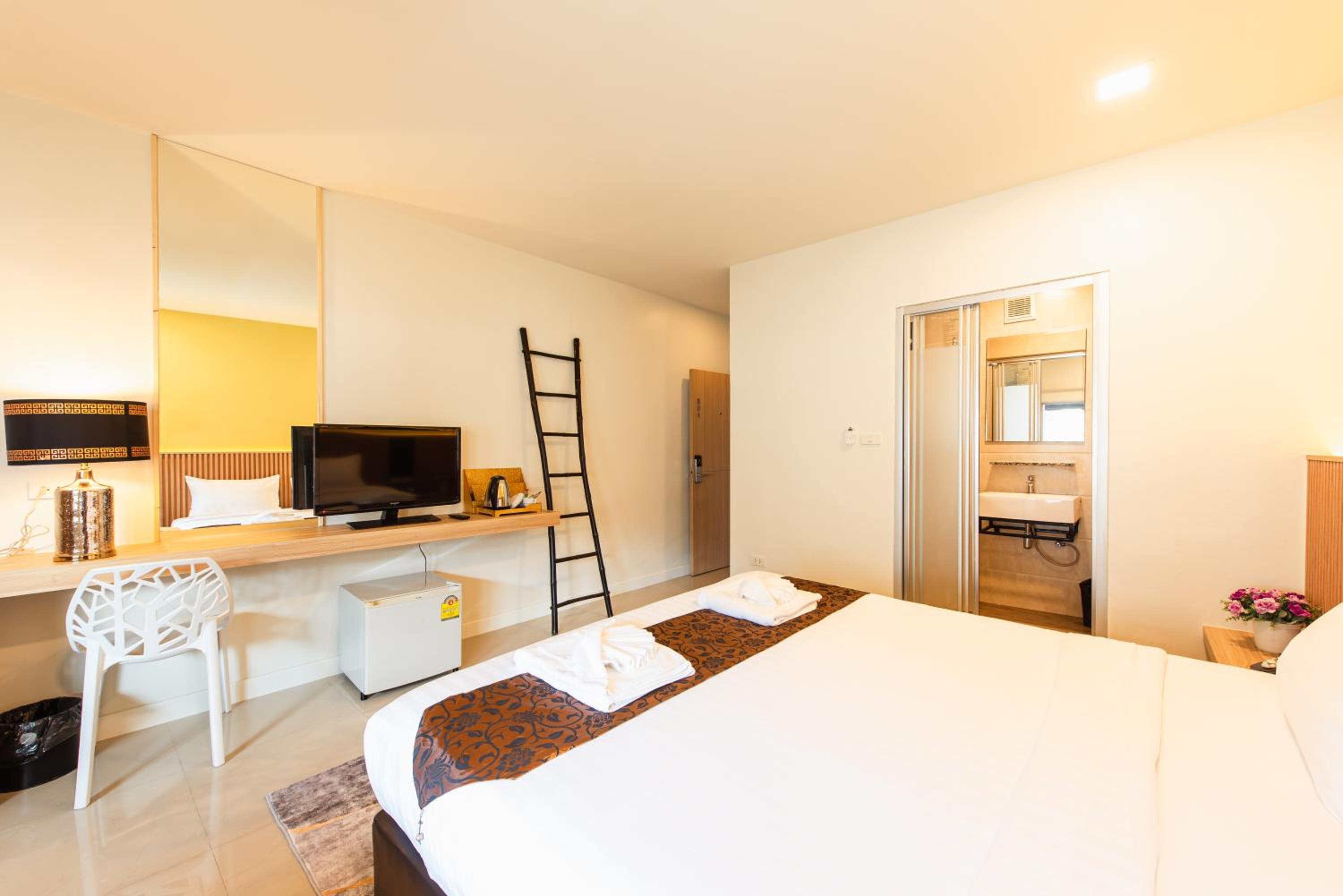 Deluxe Double Room - Photo 4