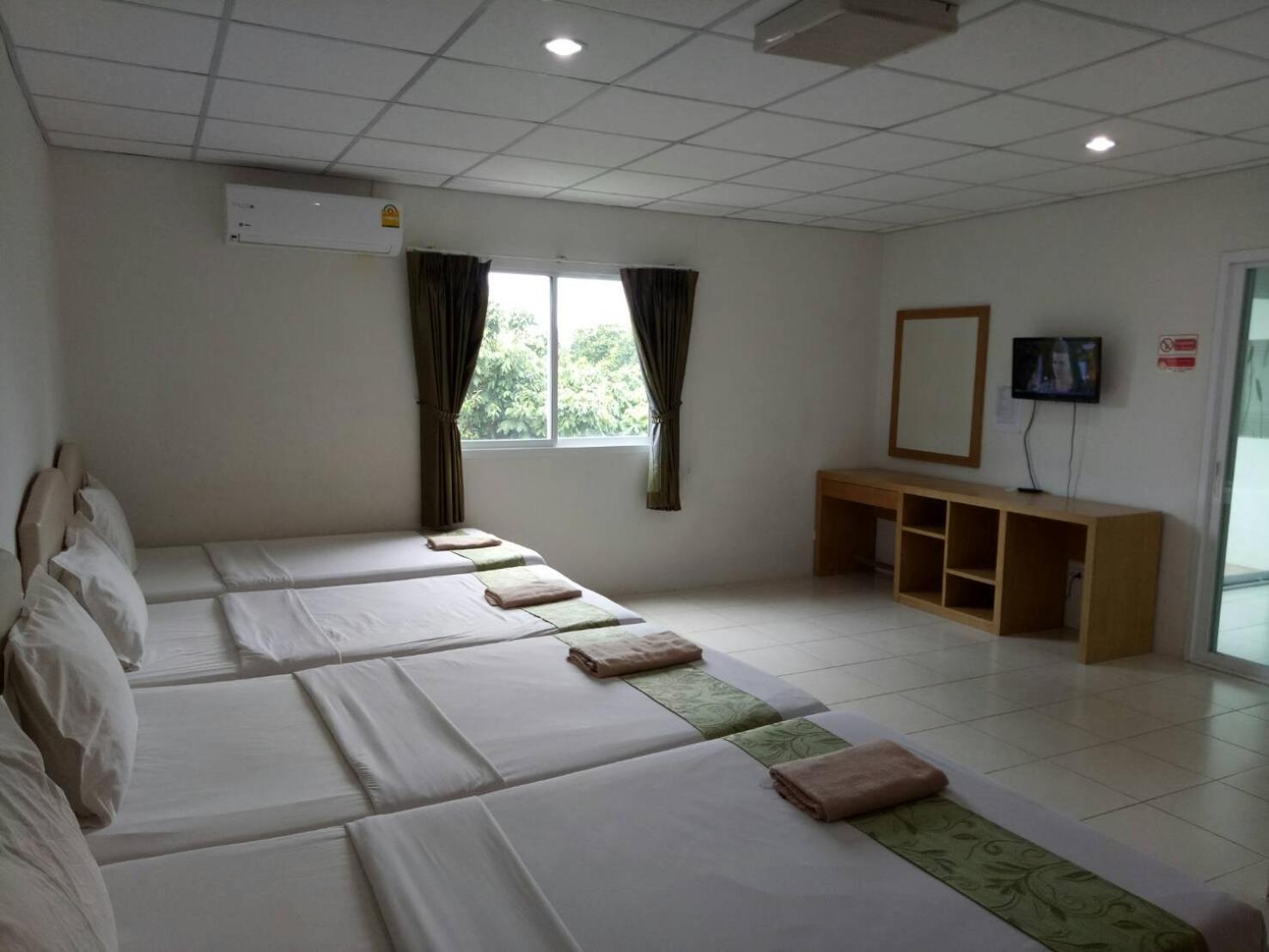 Quadruple Room with Private Bathroom