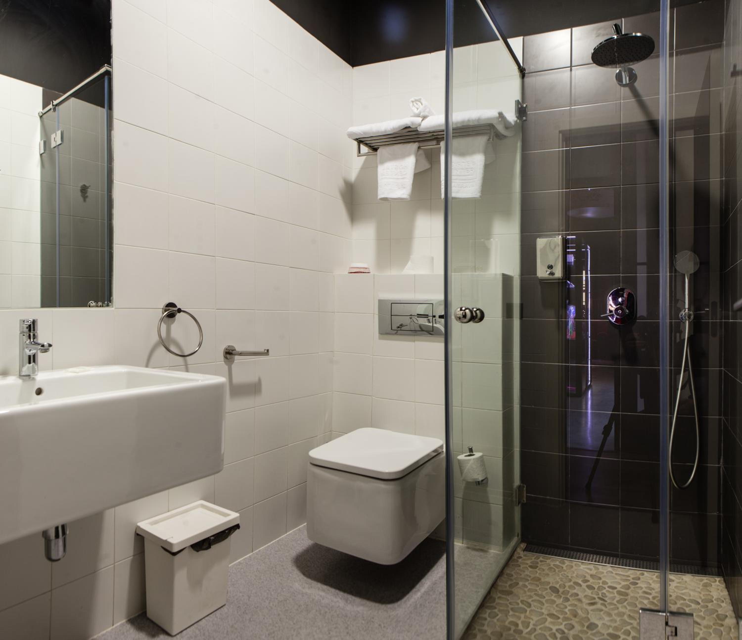 Double Room with Private Bathroom - Photo 5