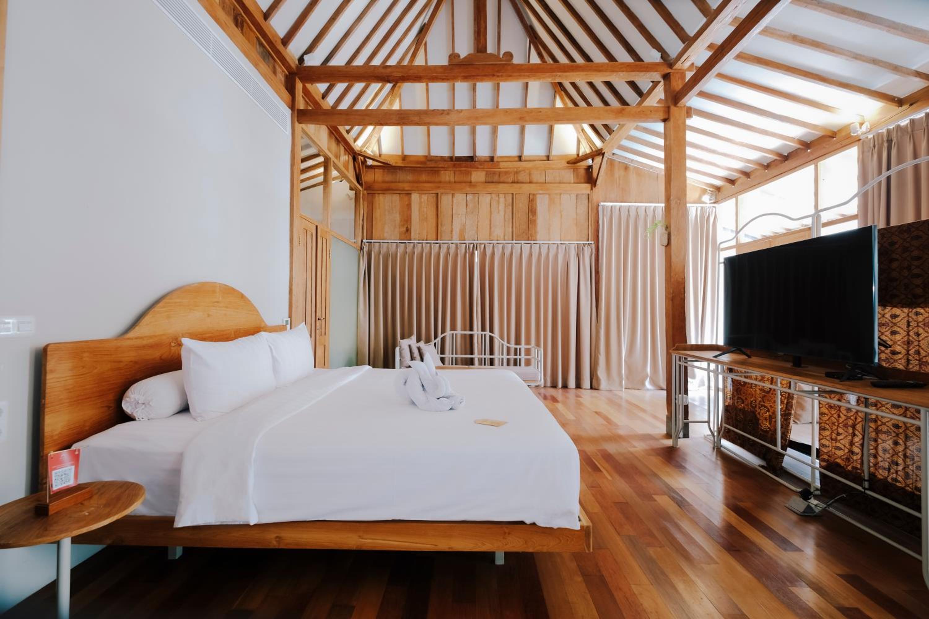 Manik Villa with Private Pool - Photo 6