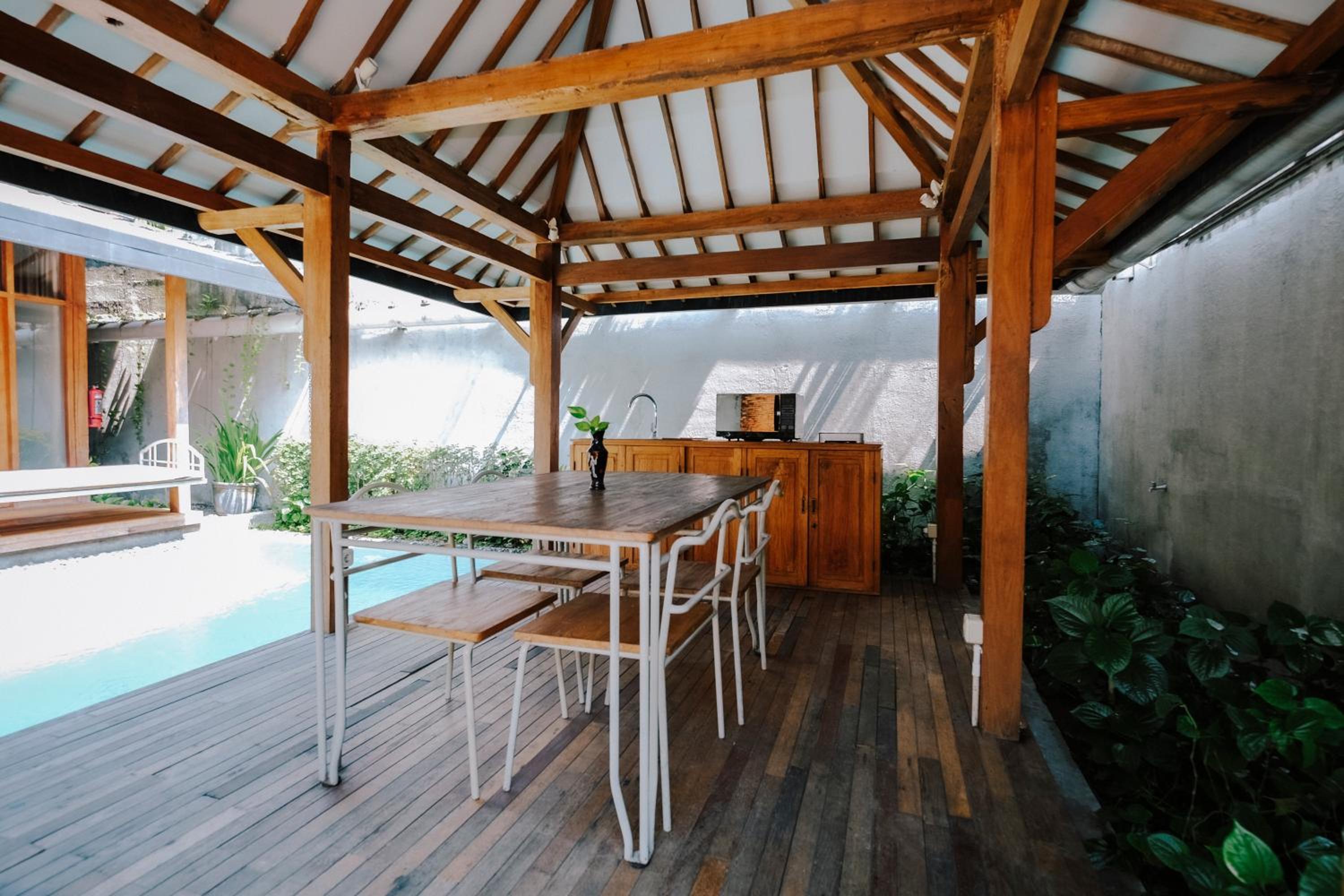 Manik Villa with Private Pool - Photo 7