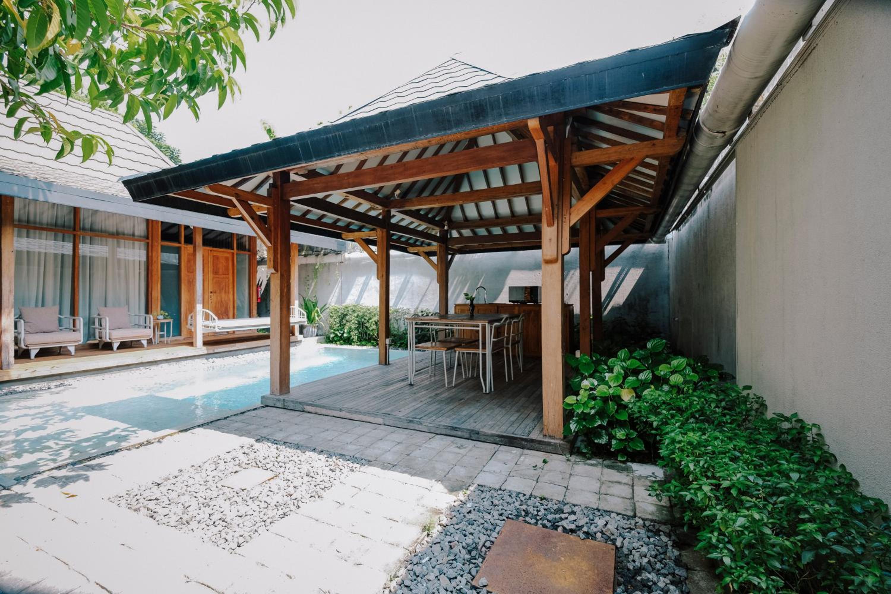 Manik Villa with Private Pool - Photo 8