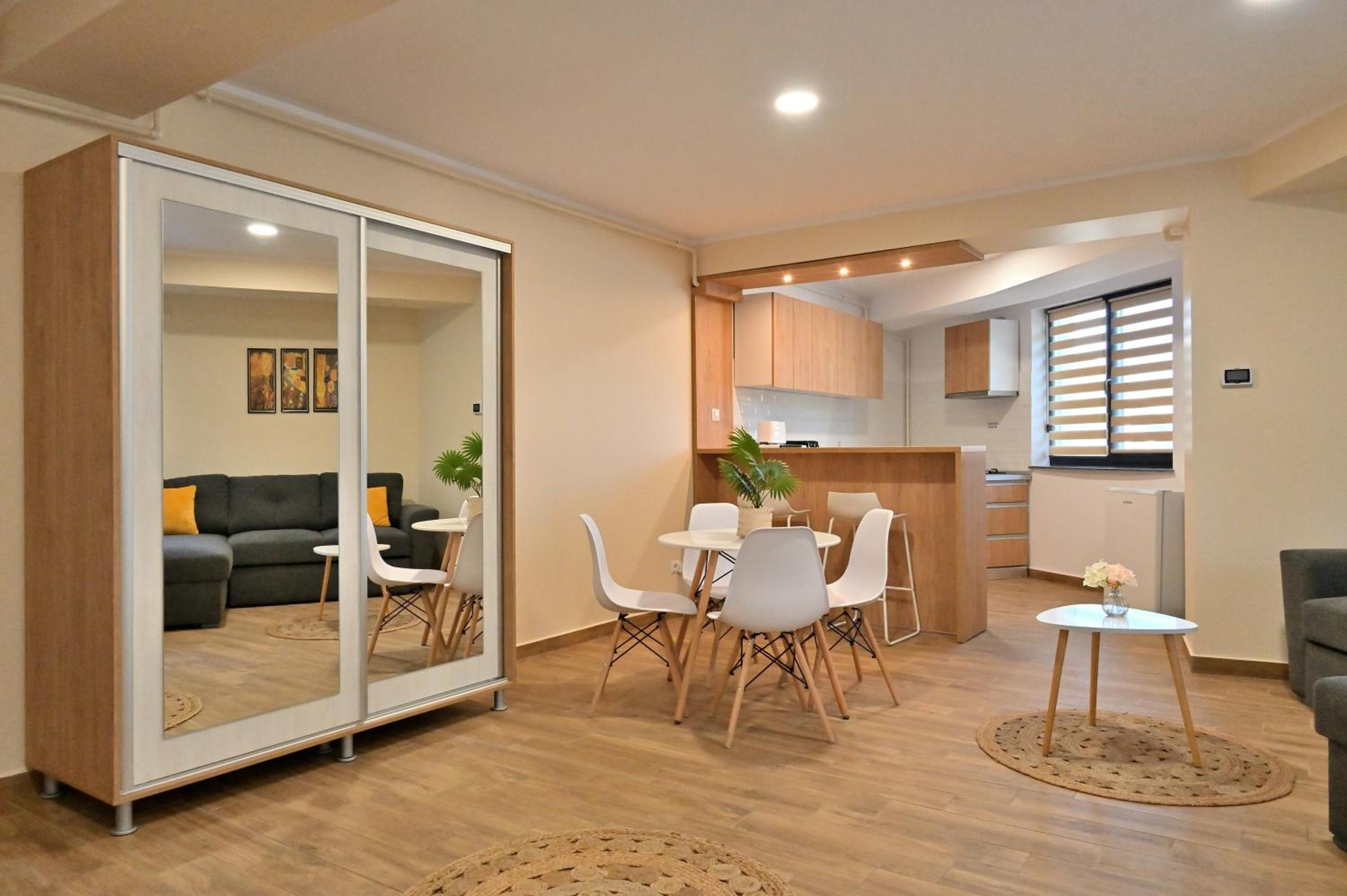 Deluxe Apartment