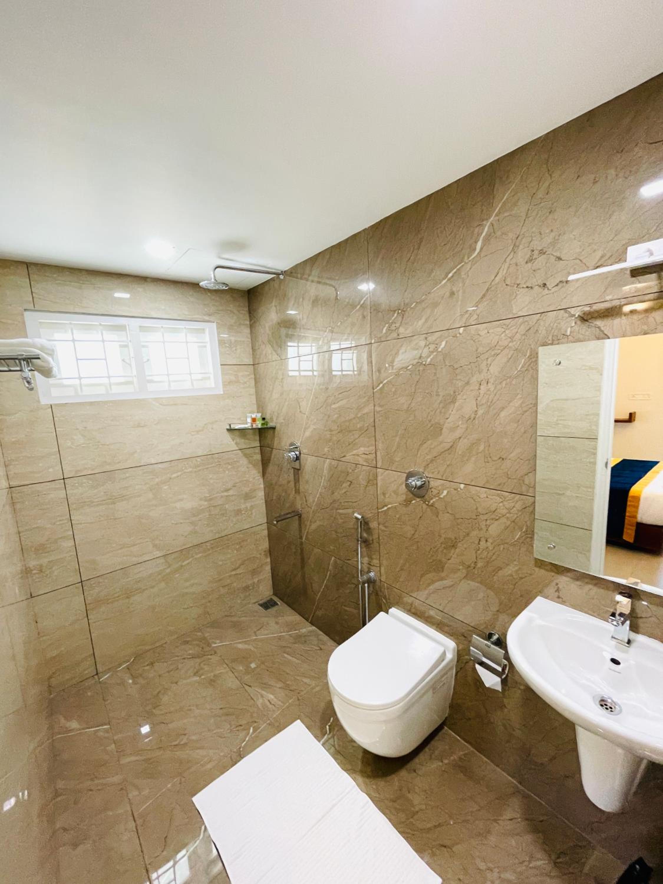 Three-Bedroom Villa photo 2