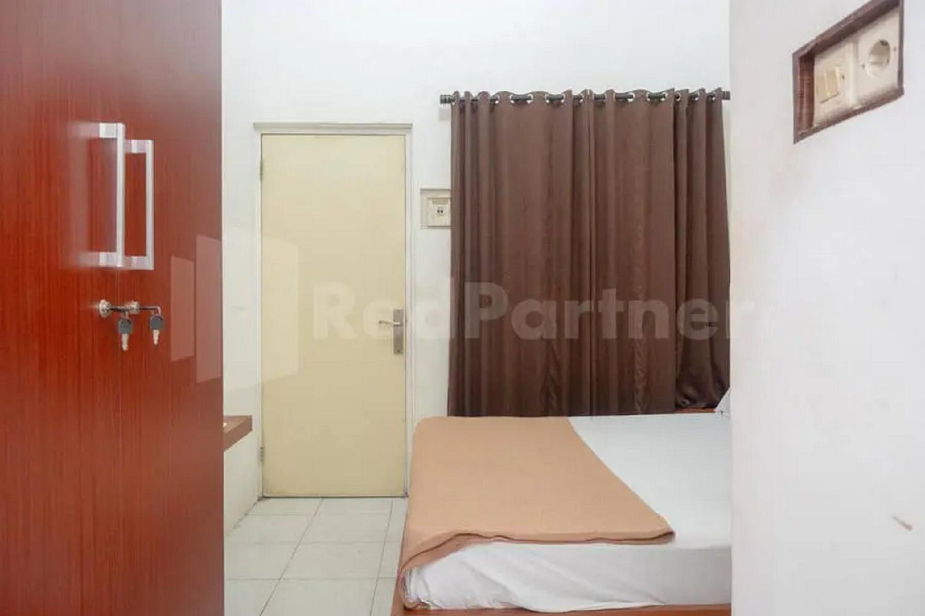 Standard Double Room - Photo 7