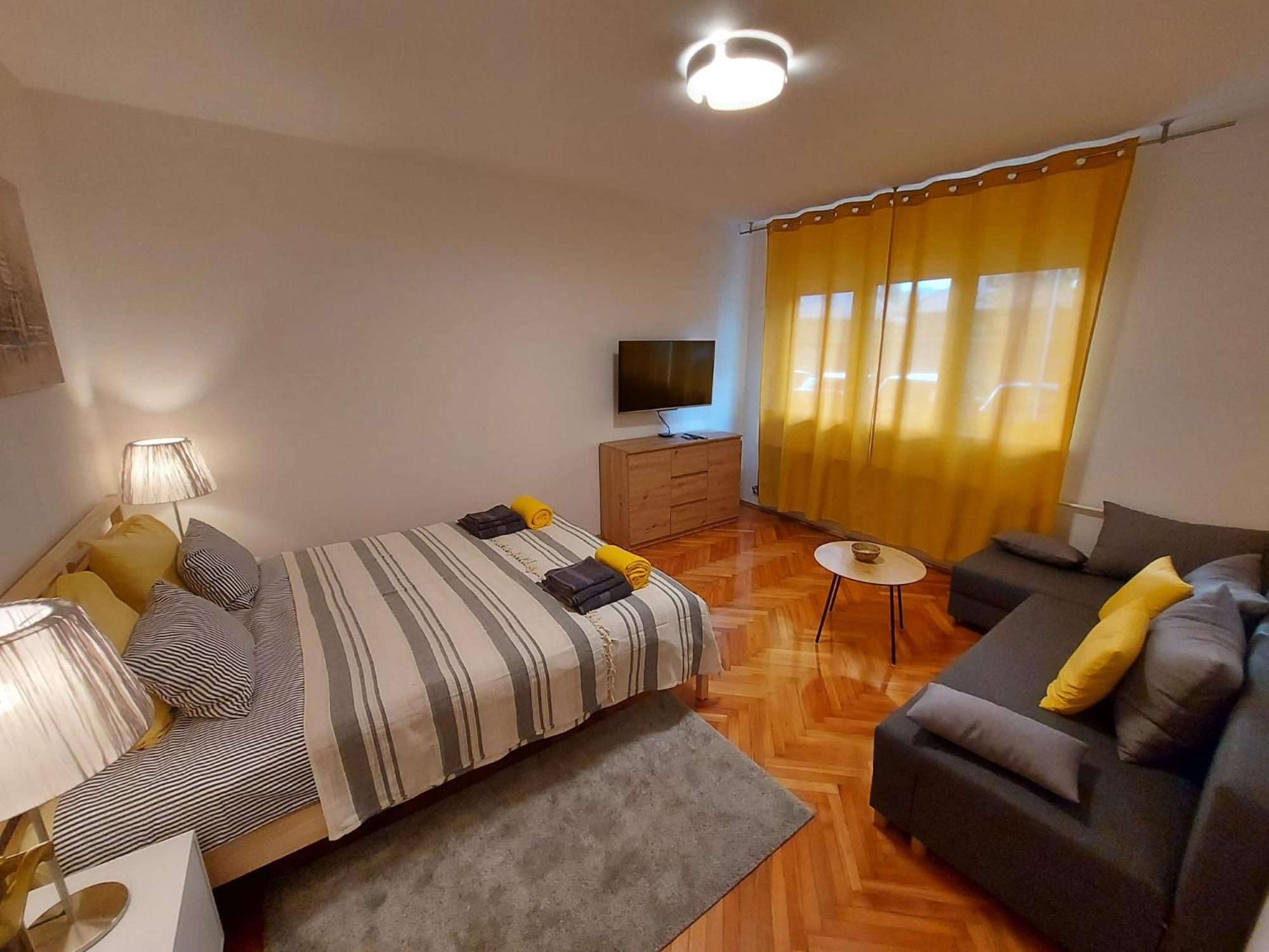 One-Bedroom Apartment