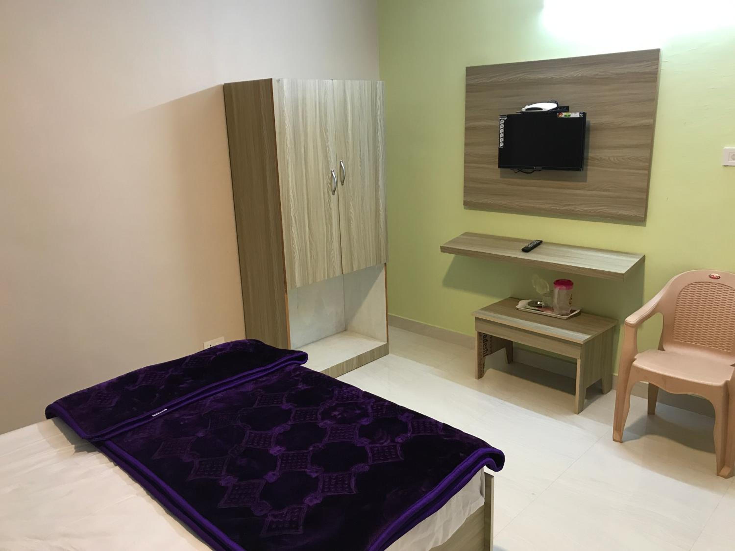 Double Room - Photo 5