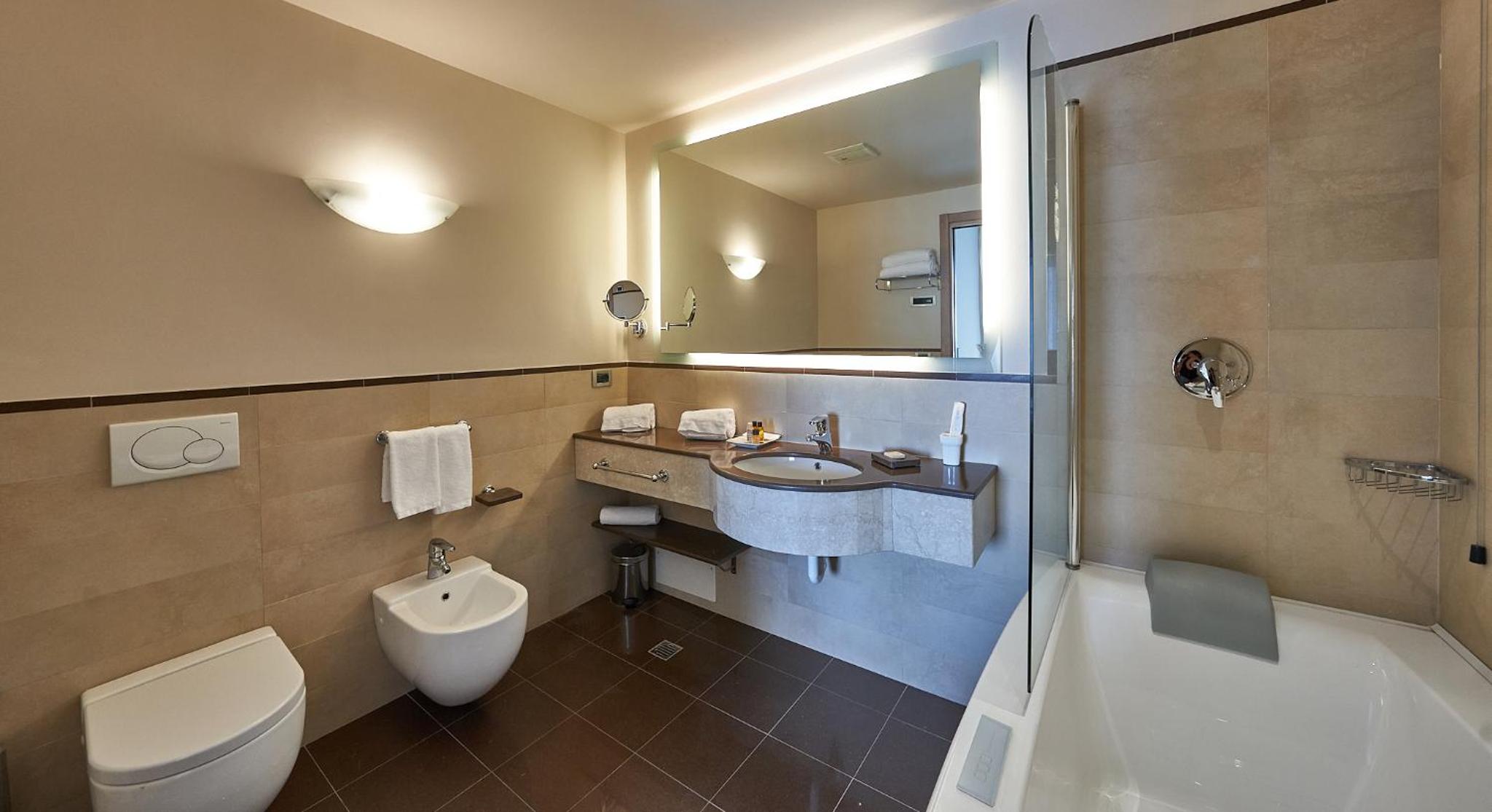 Suite - Photo 6