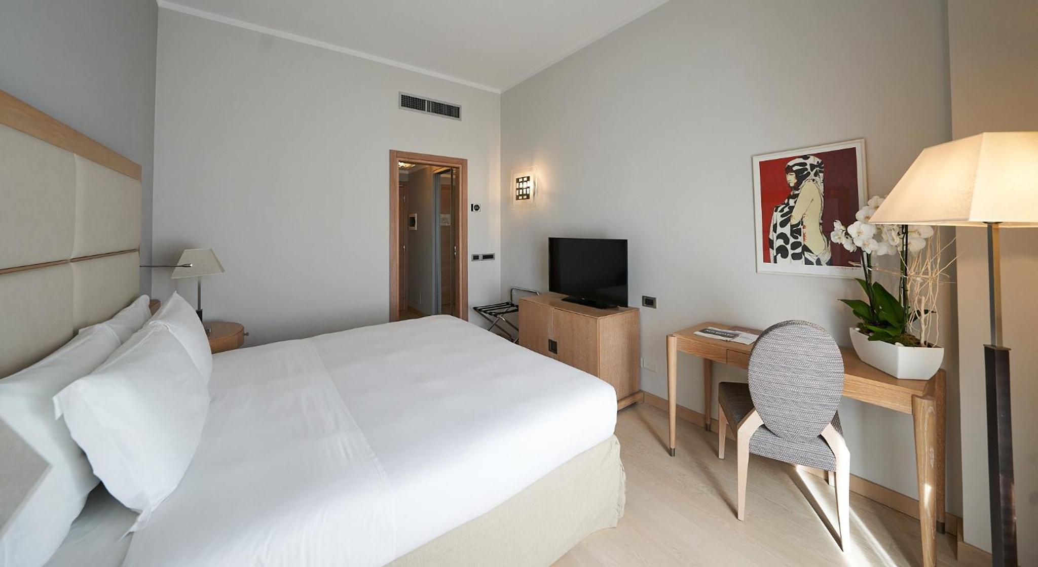 Superior Double or Twin Room - Photo 5