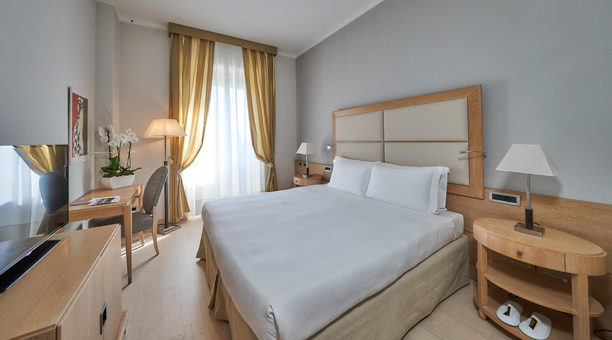 Superior Double or Twin Room - Photo 1