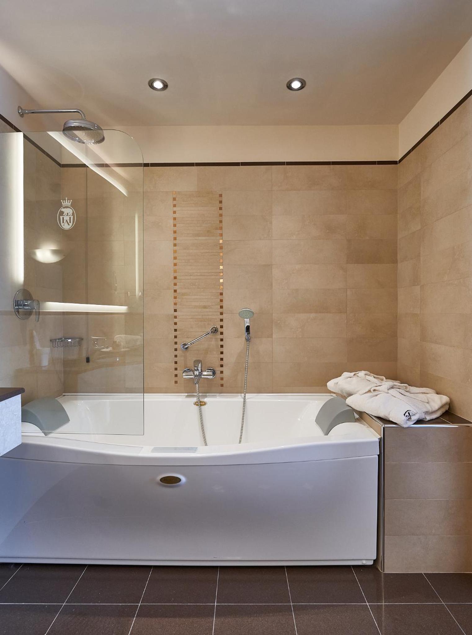 Suite - Photo 3