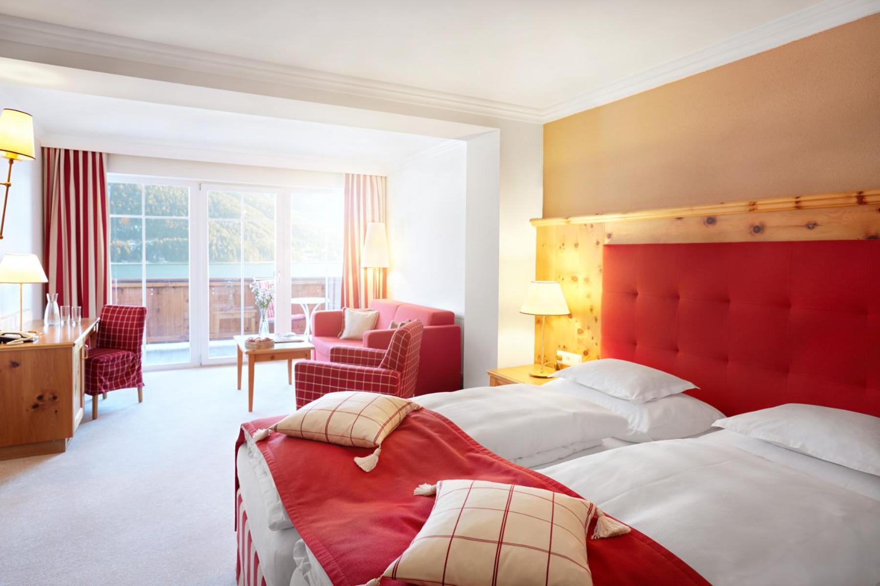 Deluxe Double Room with Lake View - Photo 3