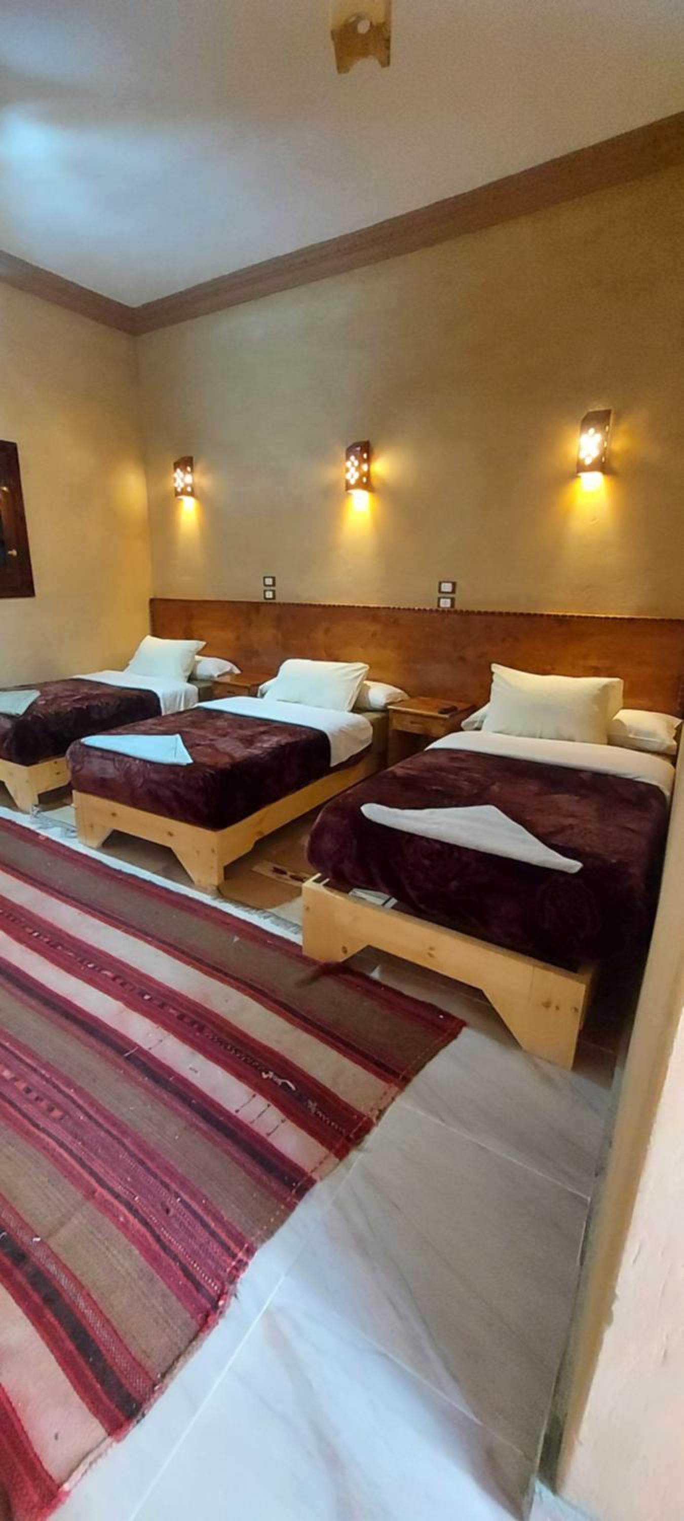 Standard Triple Room - Photo 4