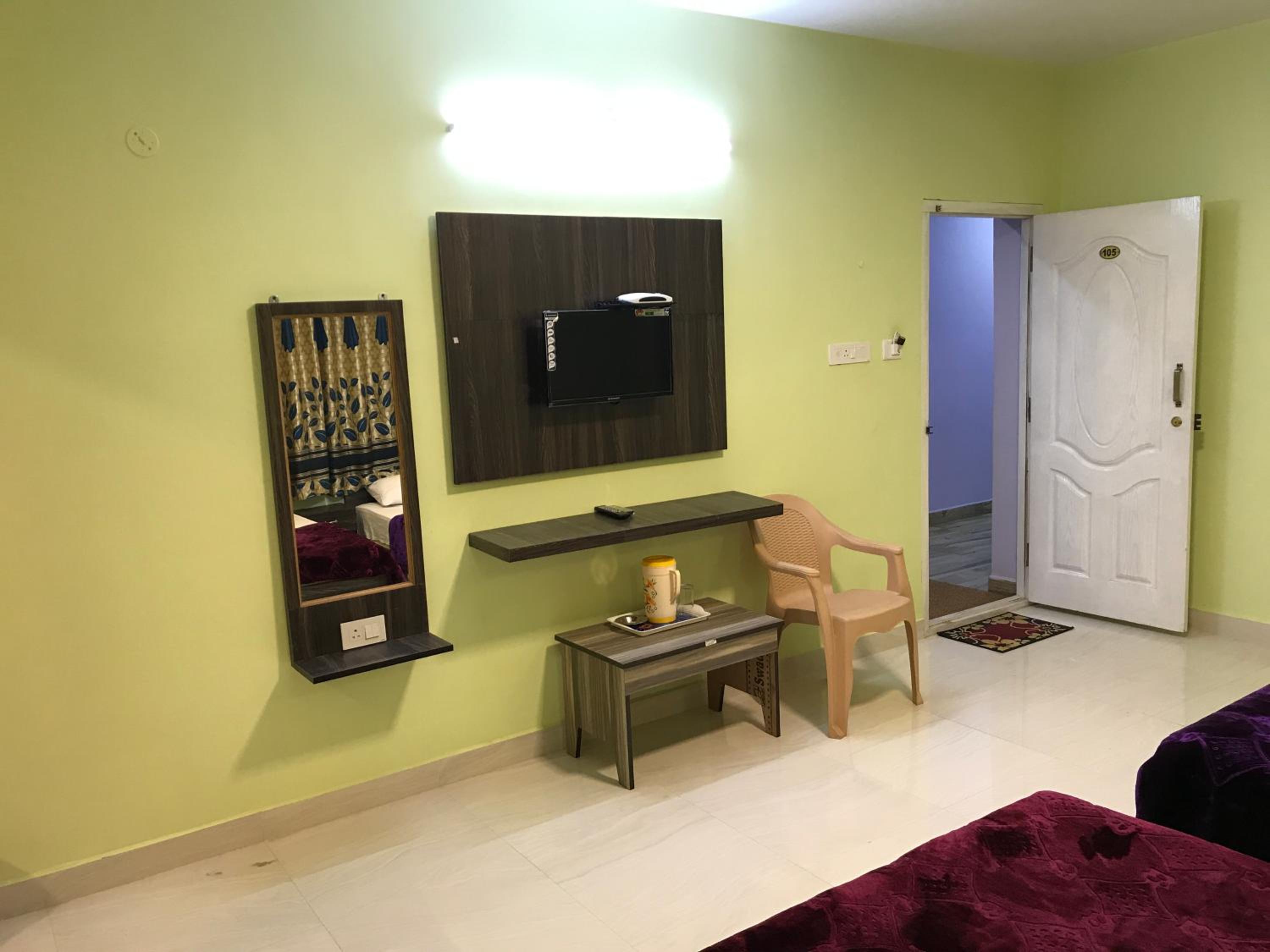Family Room - Photo 8