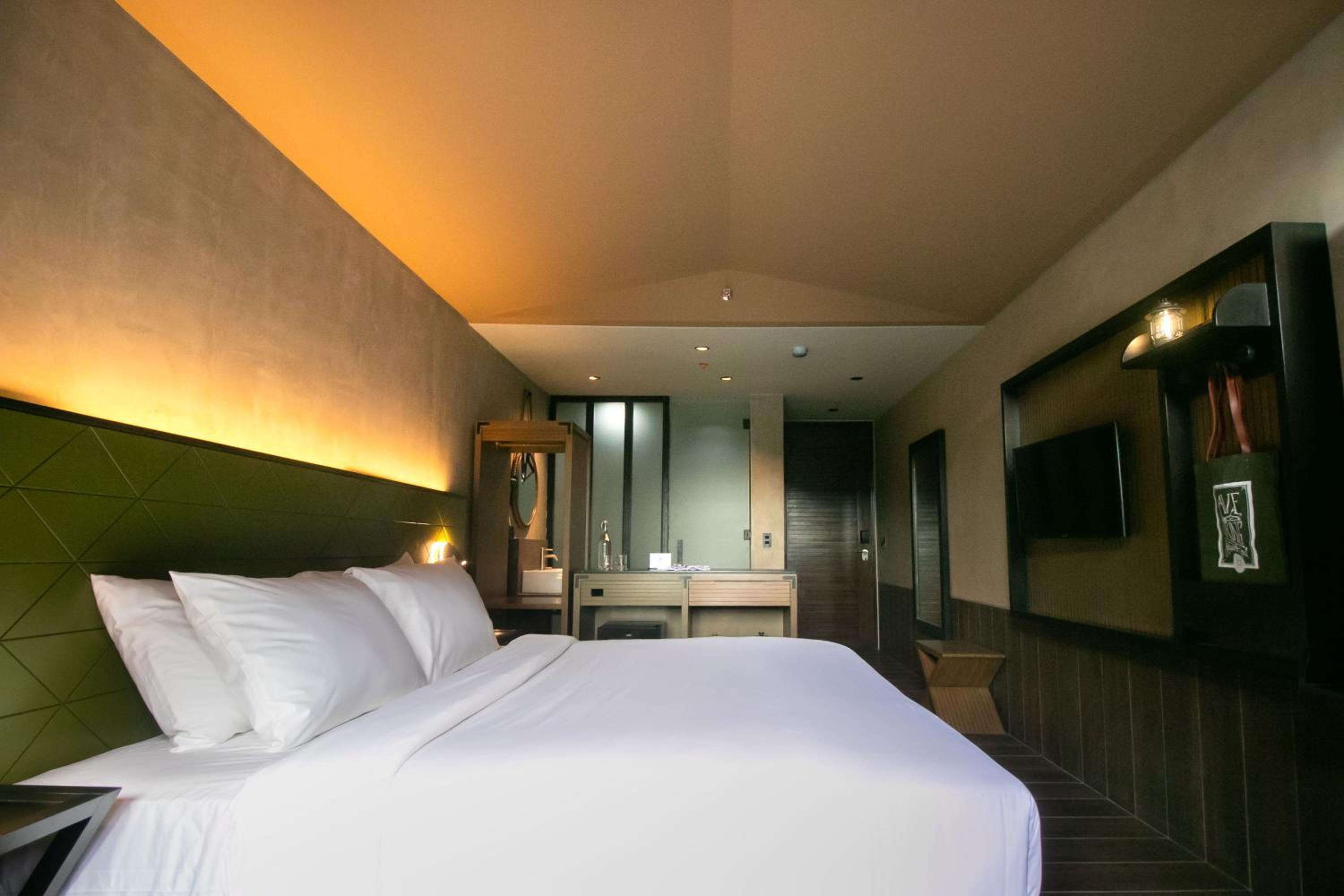 Deluxe King Room - Photo 4