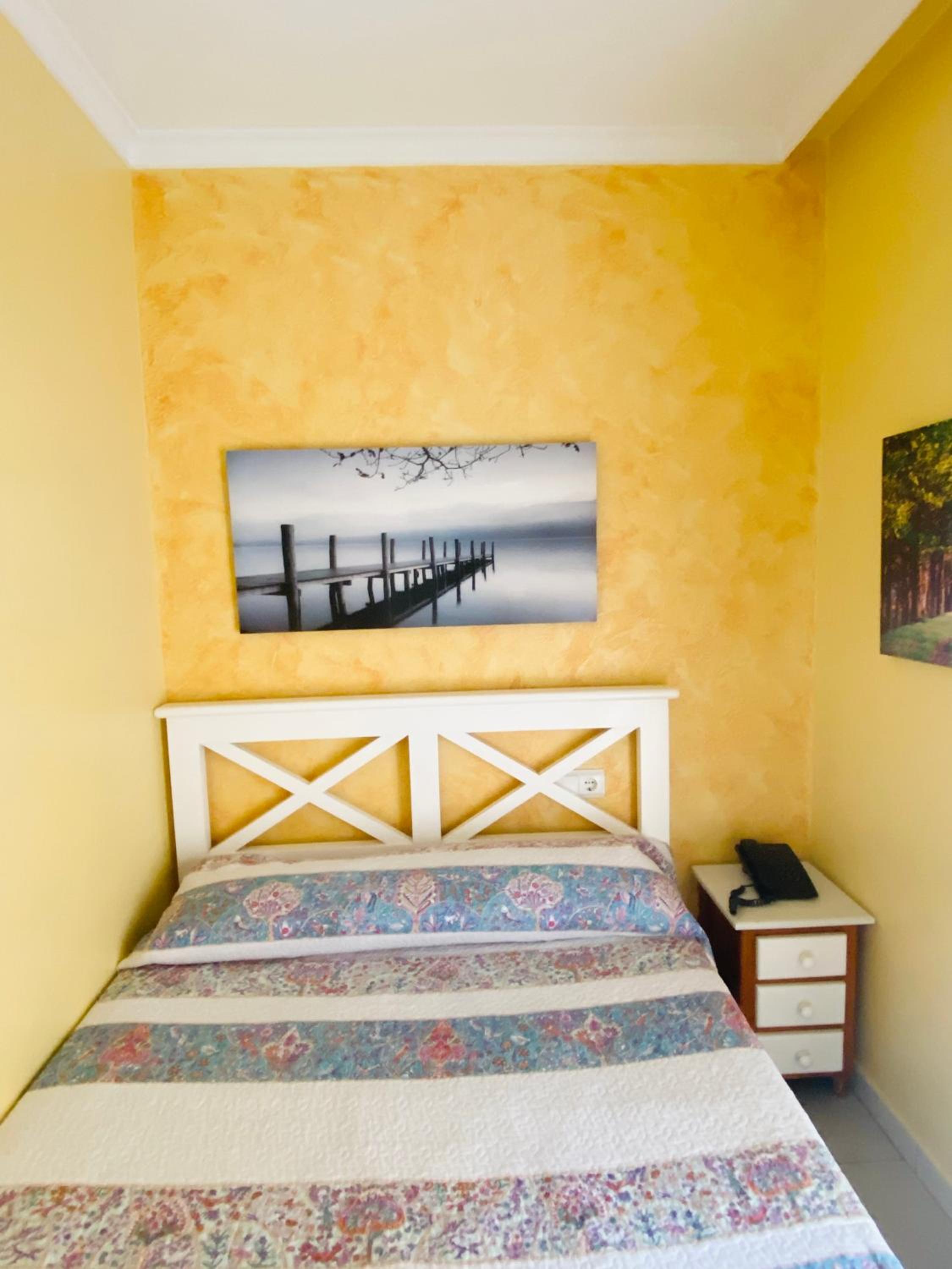 Single Room photo 3