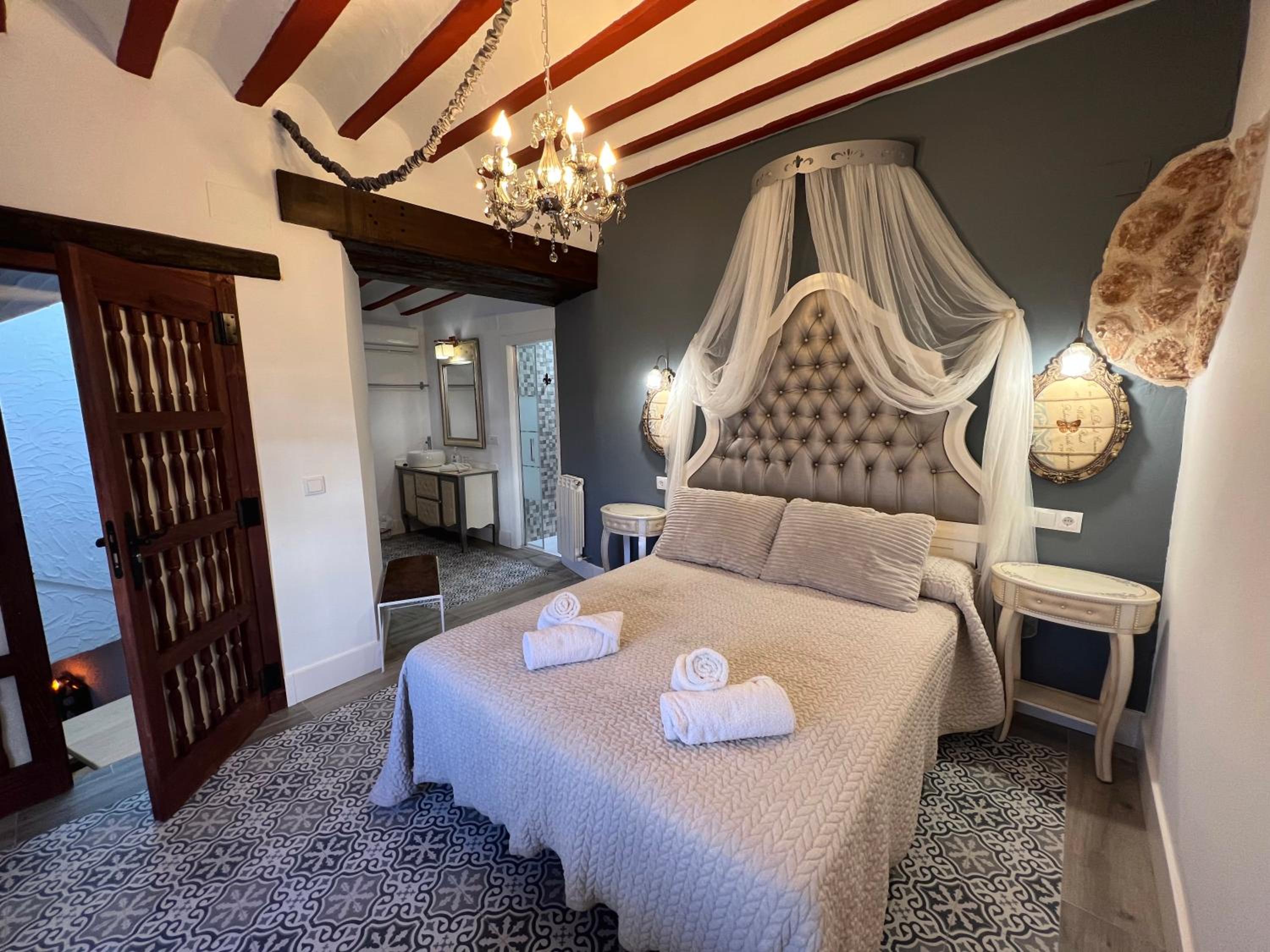 Deluxe Suite with Spa Bath