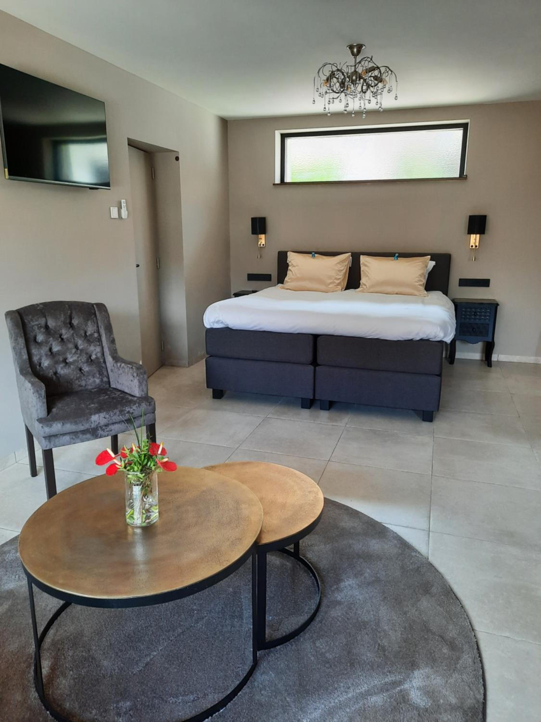 Deluxe King Room photo 2