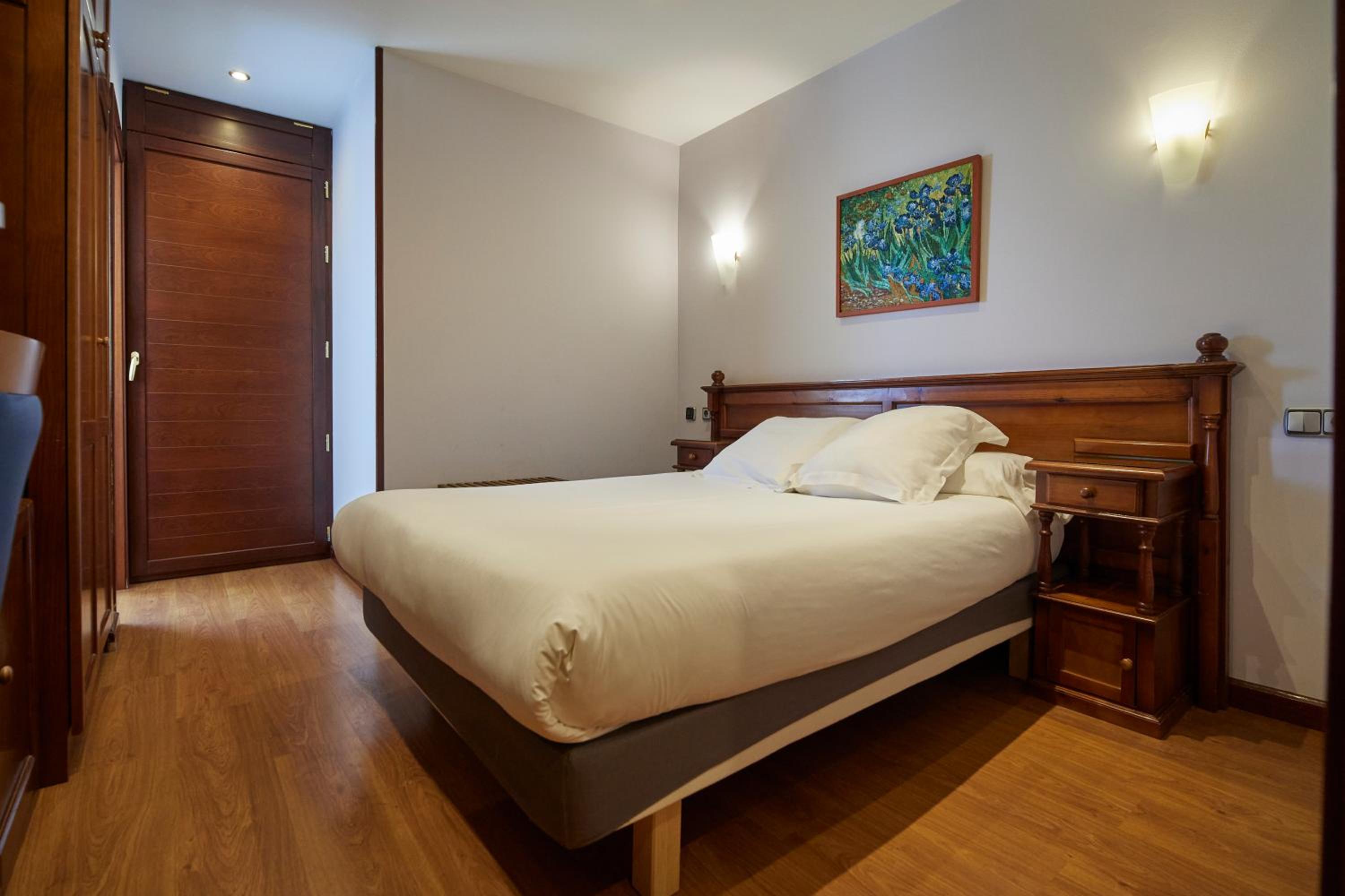 Double Room - Photo 6