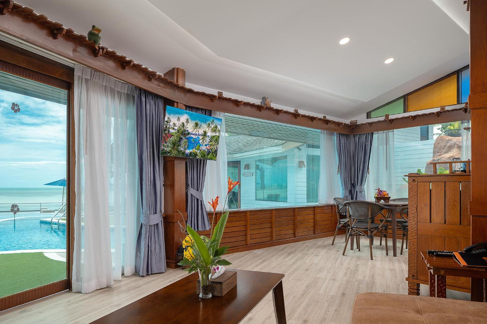 Villa - Beach Front - Photo 1