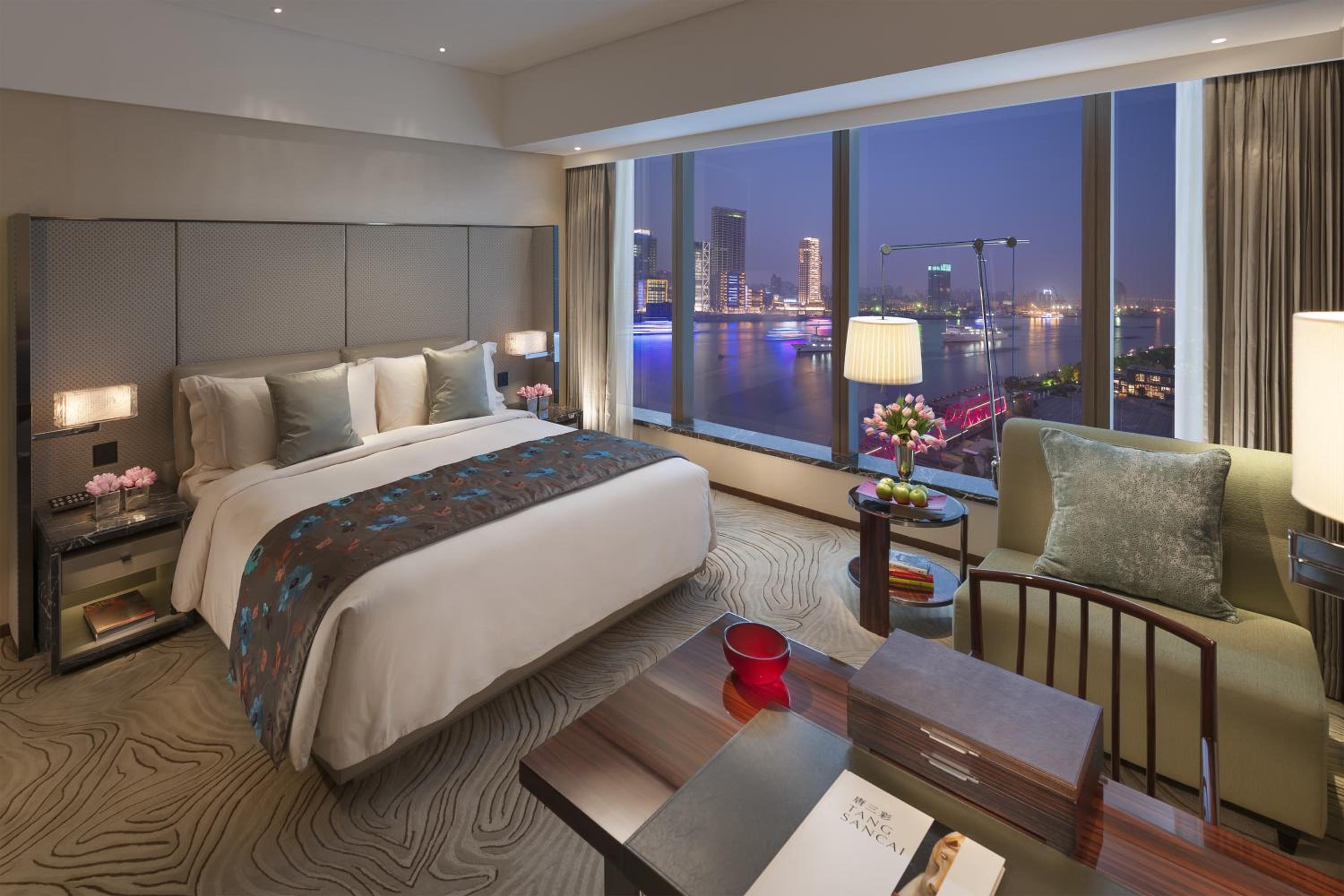 Club River View Room King