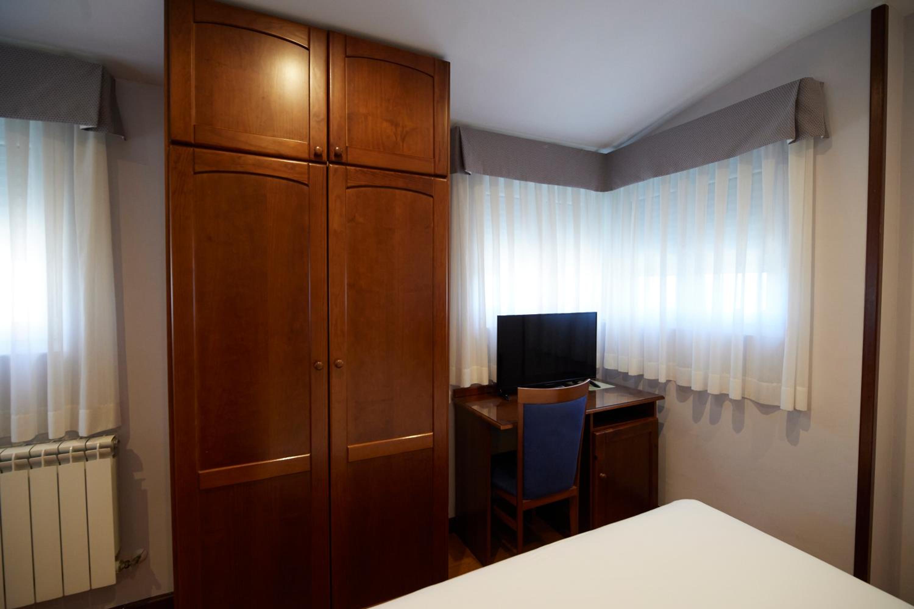 Double Room - Photo 13