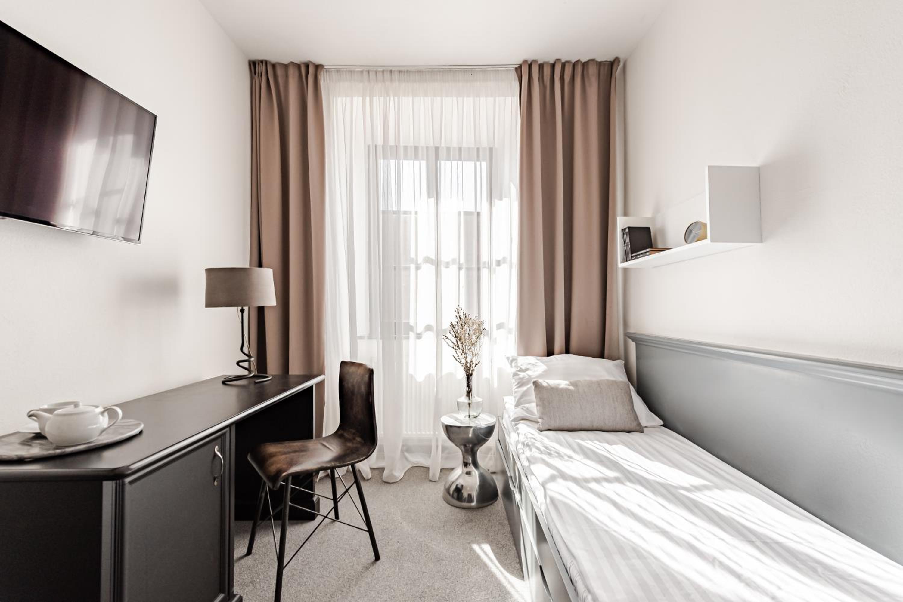 Economy Triple Room