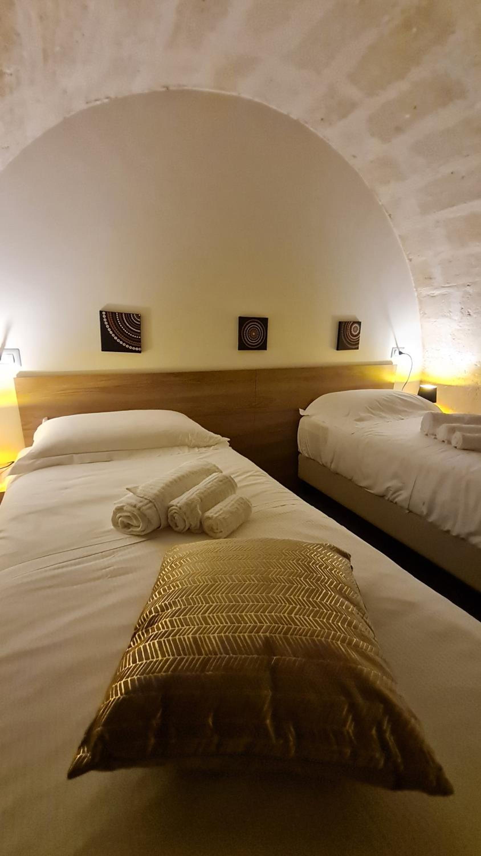 Deluxe Double or Twin Room - Photo 5